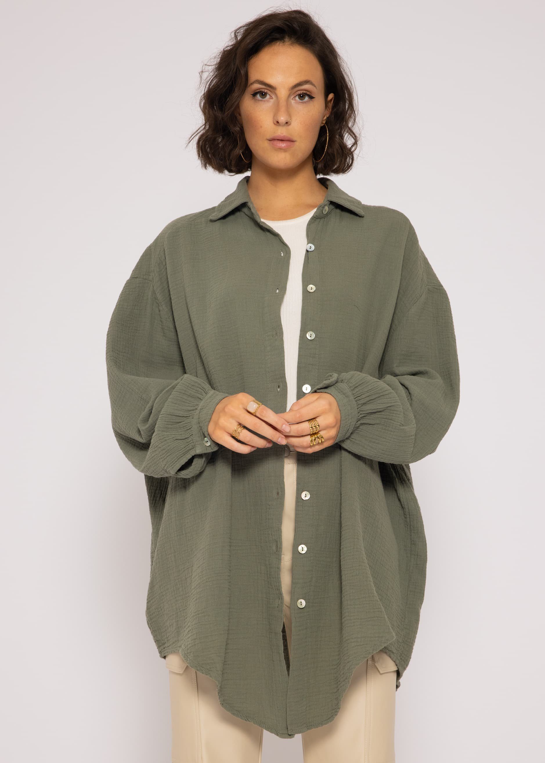 SASSYCLASSY Longbluse Oversize Musselin Bluse Damen Langarm Hemdbluse lang aus Baumwolle mit V-Ausschnitt, One Size (Gr. 36-48) Khaki | Blusen