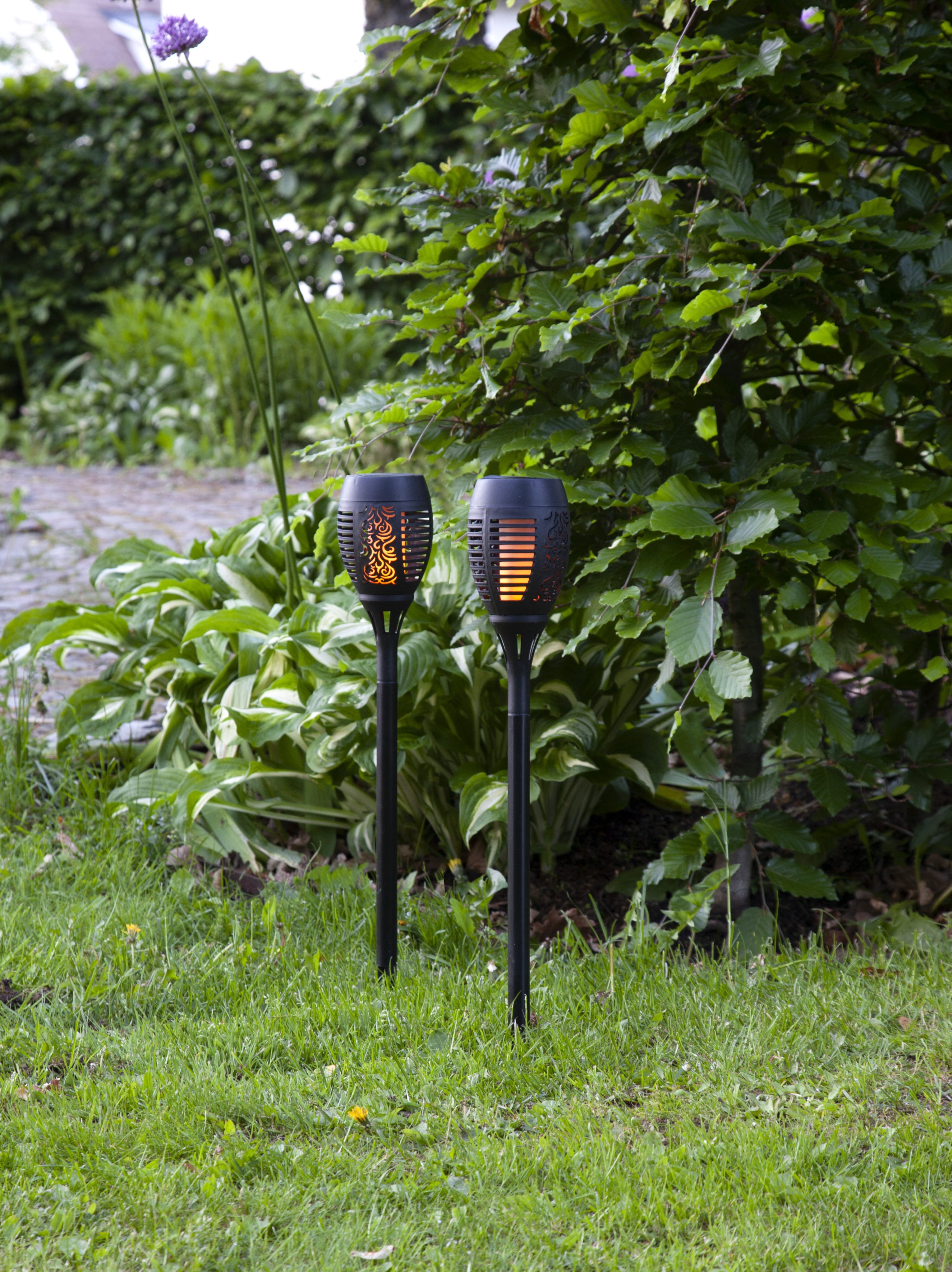STAR TRADING LED Solarleuchte Solar-Fackel, Tageslichtsensor, LED fest integriert, Extra-Warmweiß, 2er-Set, Flammen-Effekt, je 36 Lichtpunkte, Dämmerungssensor
