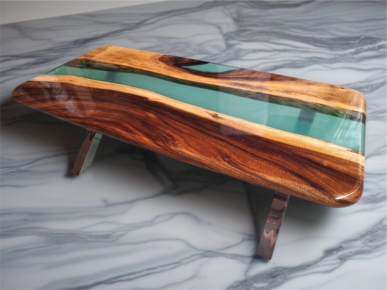 Xlmoebel Esstisch Esstisch aus Massivholz mit einzigartiger Epoxidharz-Oberfläche SOFORT (Epoxid-Tisch), Hergestellt in Europa