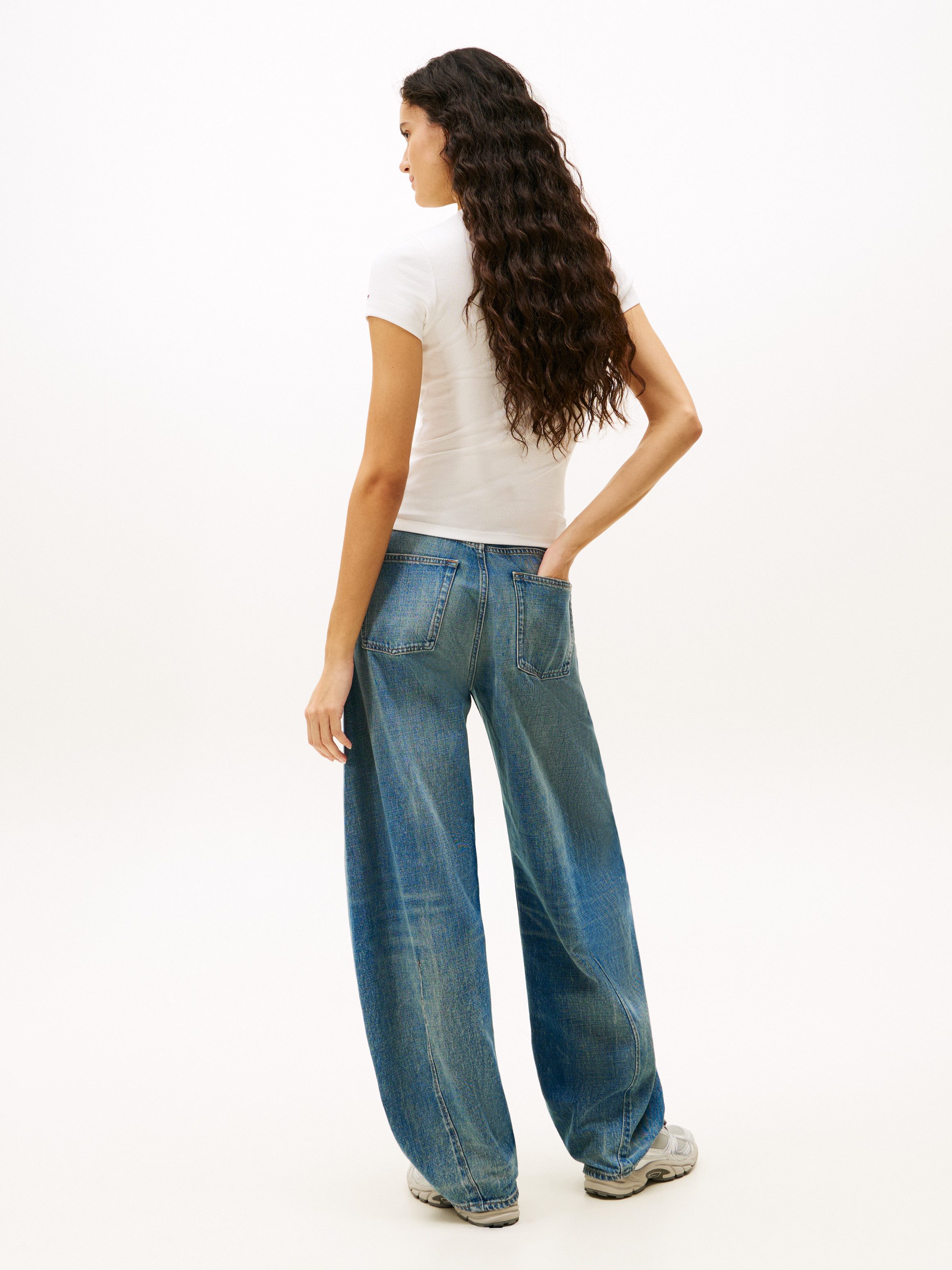 Tommy Jeans Kurzarmshirt TJW SLIM ESS LOGO 1 RIB TEE EXT in gerippter Struktur