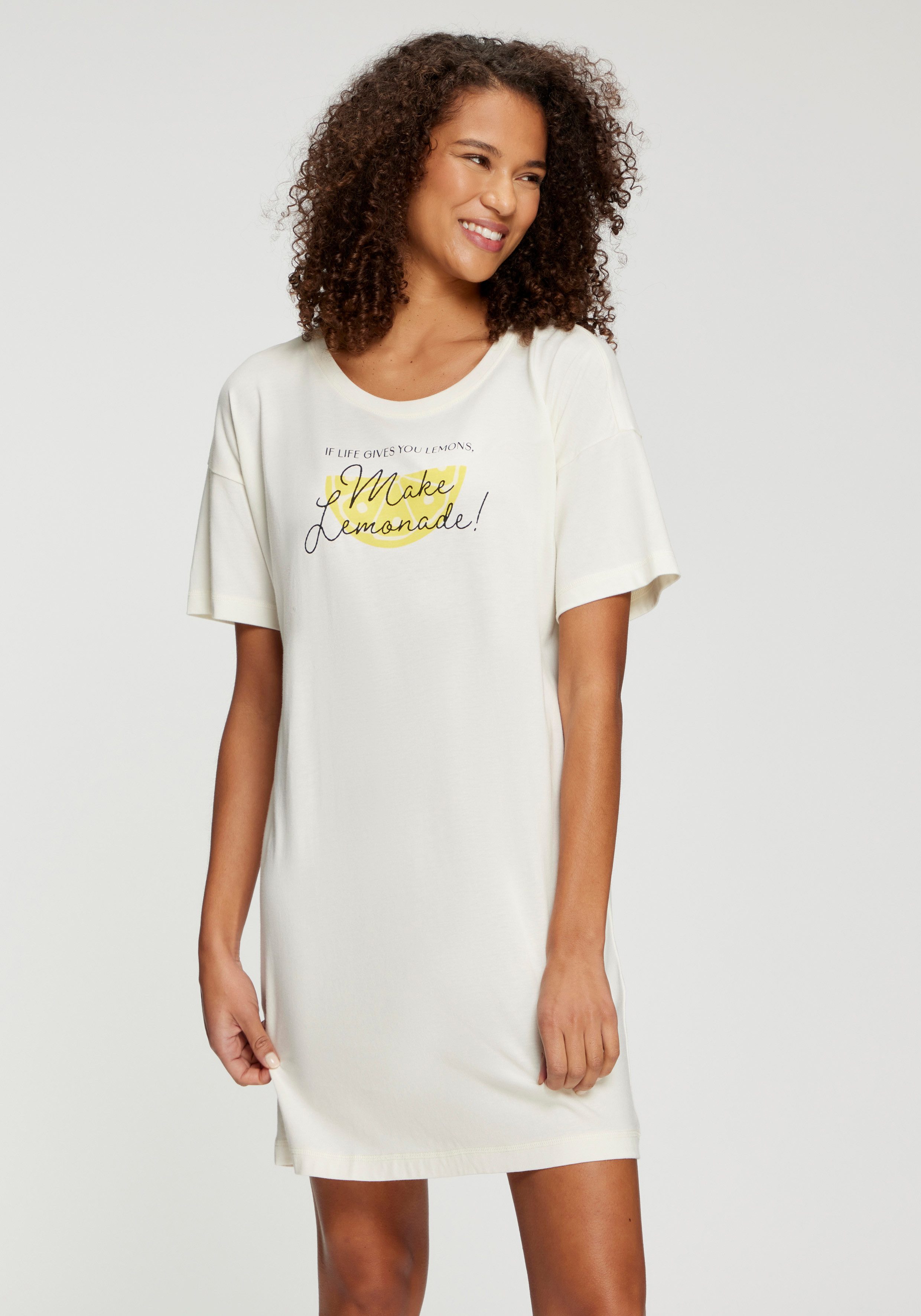 Vivance Dreams by Lascana Sleepshirt mit süßem Früchtedruck. € 24,99