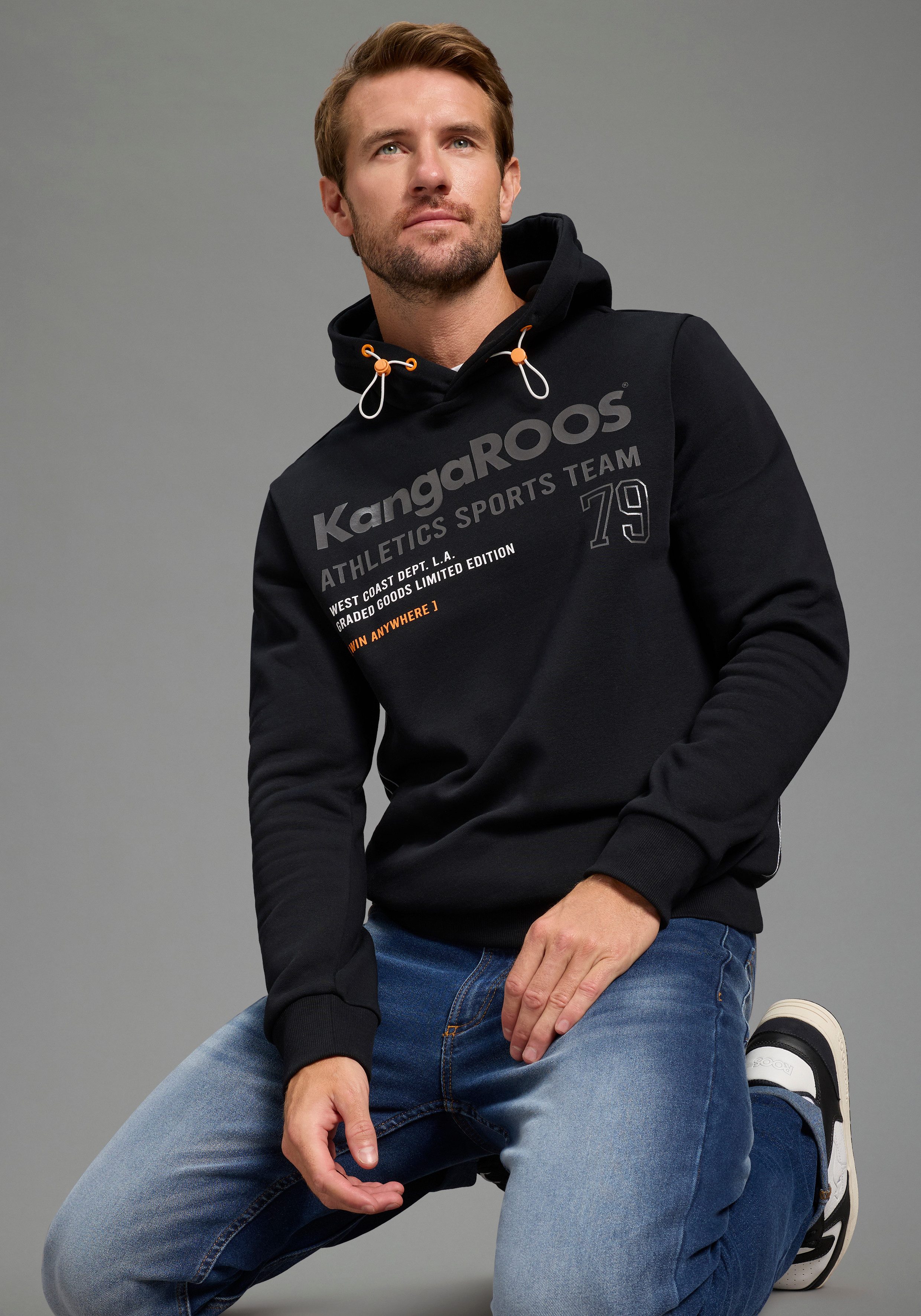 KangaROOS Kapuzensweatshirt mit regulierbarem Elastikband an der Kapuze, schmale Passform