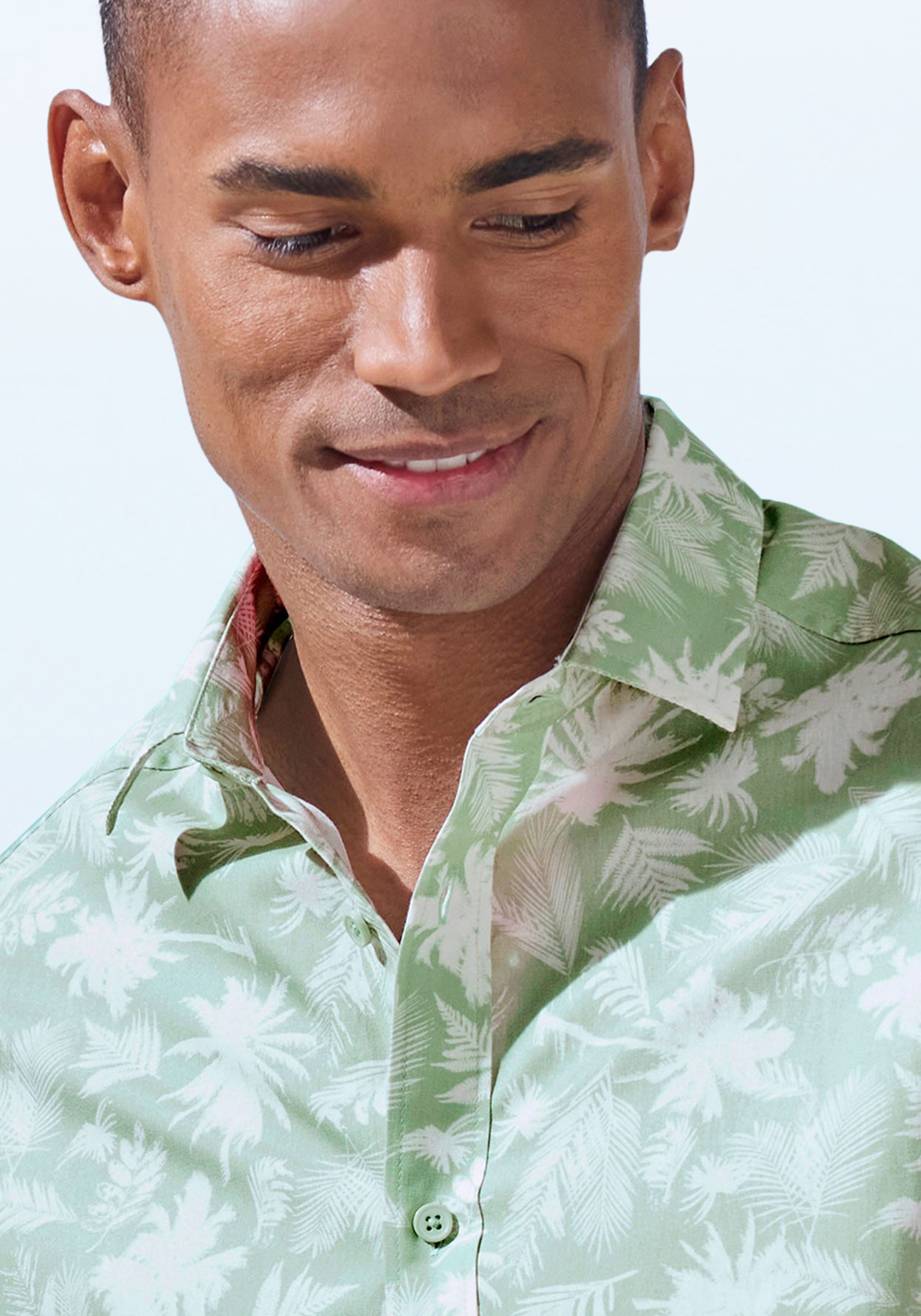 Beachtime Hawaiihemd - Kurzarmhemd mit sommerlichem Palmen Druck, Kurzarm, Freizeithemd mit Palmenprint, reine Baumwolle