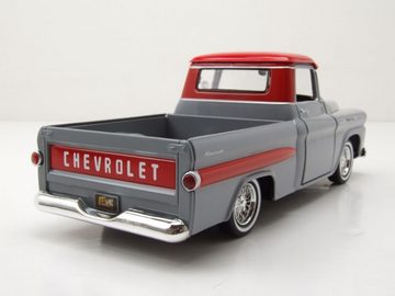 Motormax Modellauto Chevrolet Apache Fleetside Pick Up Get Low 1958 grau rot Modellauto, Maßstab 1:24