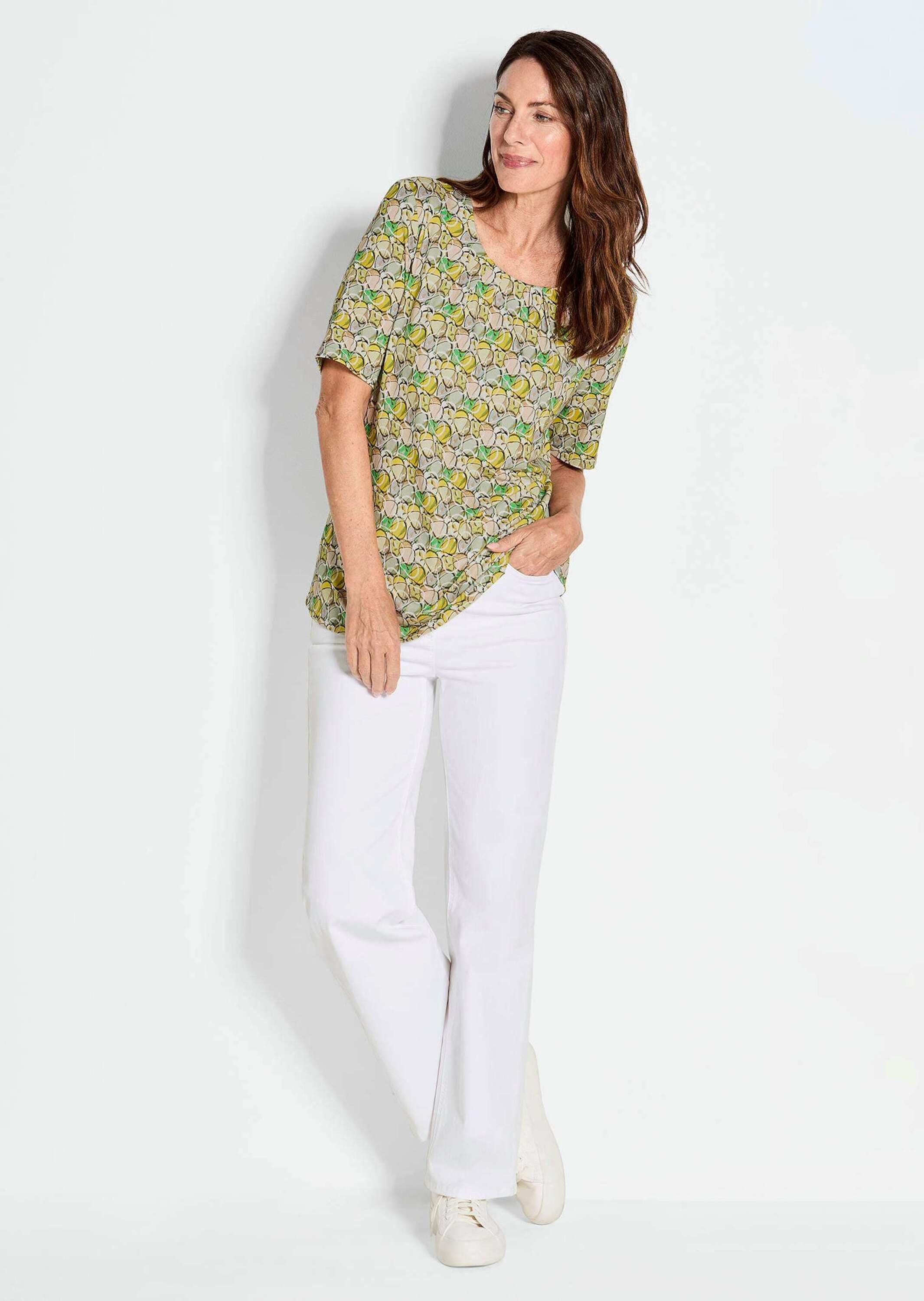 GOLDNER Print-Shirt Multicolor-Shirt mit Halbarm, Rundhalsausschnitt Elegantes, langes Shirt mit Faltendetails