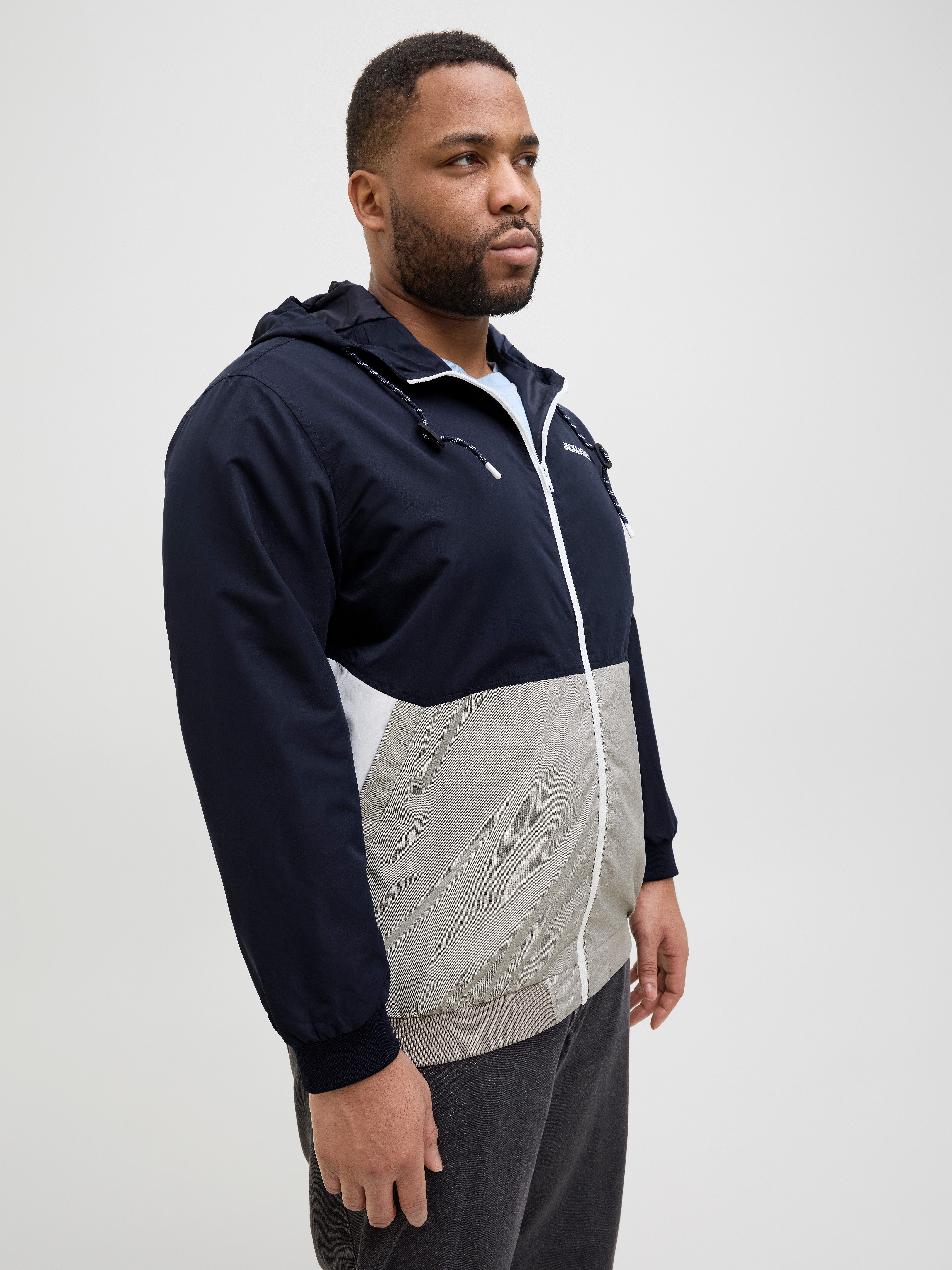 Jack & Jones PlusSize Bomberjacke JJERUSH HOOD BOMBER NOOS PLS mit Logo Sch günstig online kaufen