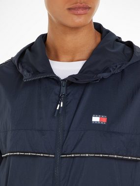 Tommy Jeans Windbreaker TJW CHICAGO TAPE WINDBREAKER EXT mit Kapuze