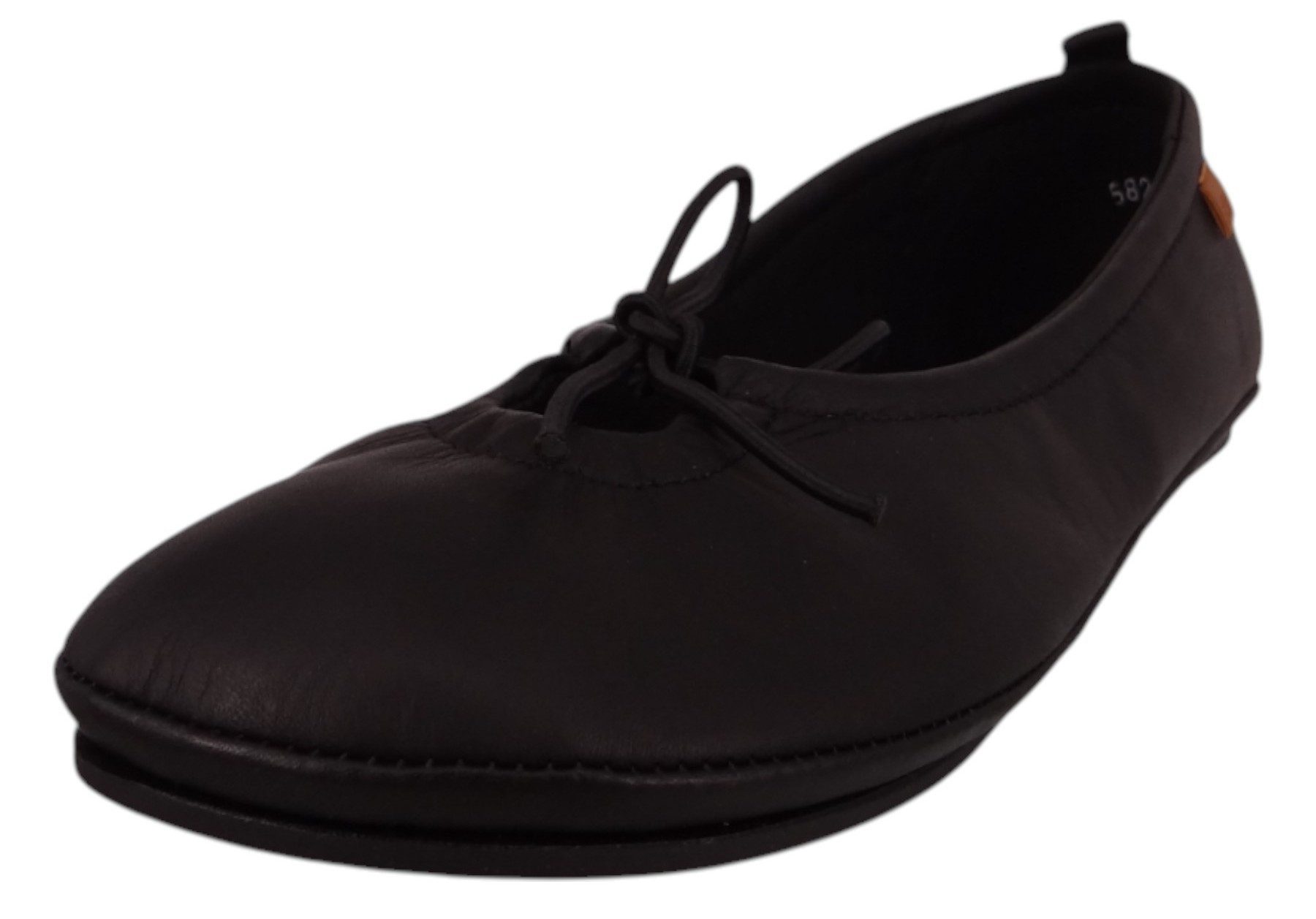 N5821 Essence Black Ballerina