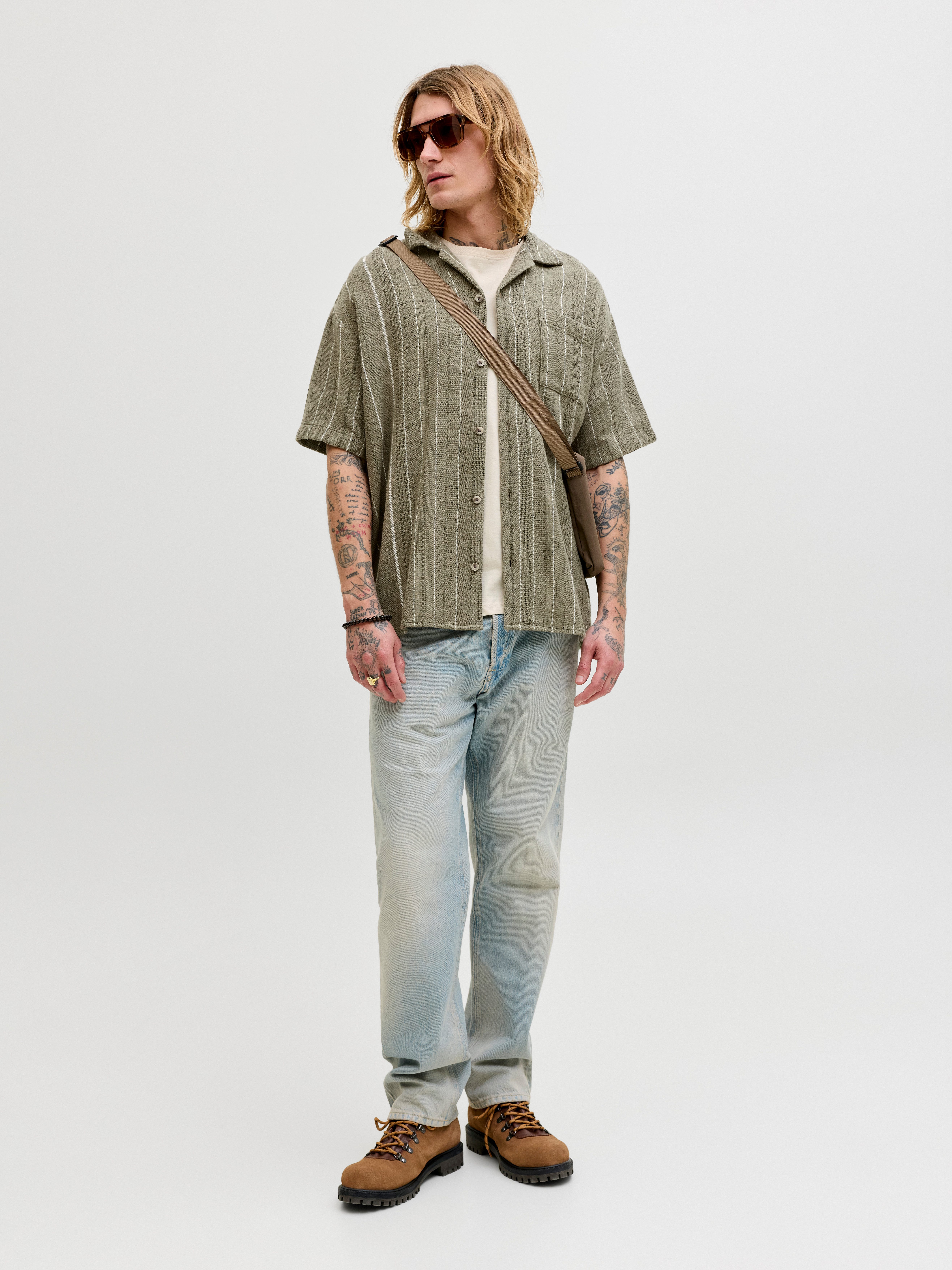 Jack & Jones Kurzarmhemd JJEBRADLEY STRIPED RESORT SHIRT SS LN Baumwolle, loose fit – Bild 3 von 5