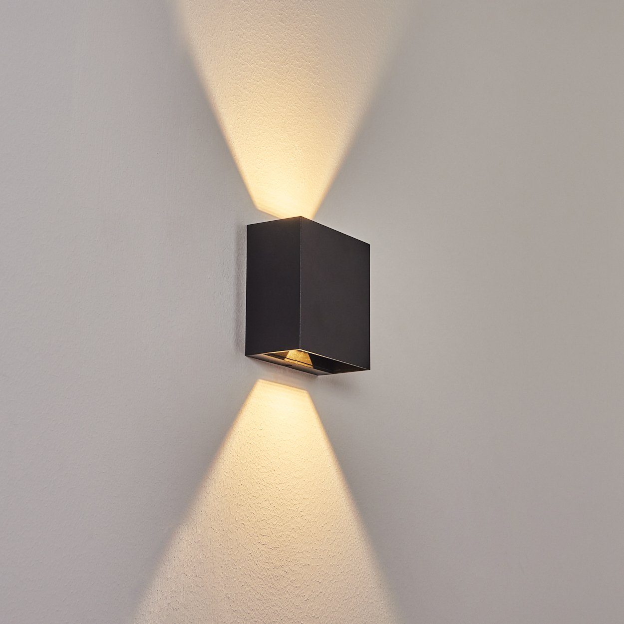 Down hofstein Außenlampe aus moderne Außen-Wandleuchte Kelvin, 400 Schwarz, IP54 Metall sich & lässt ändern, 3000 Lichteffekt, Lumen, Effekt LED in Außenwandlampe »Meida« Up