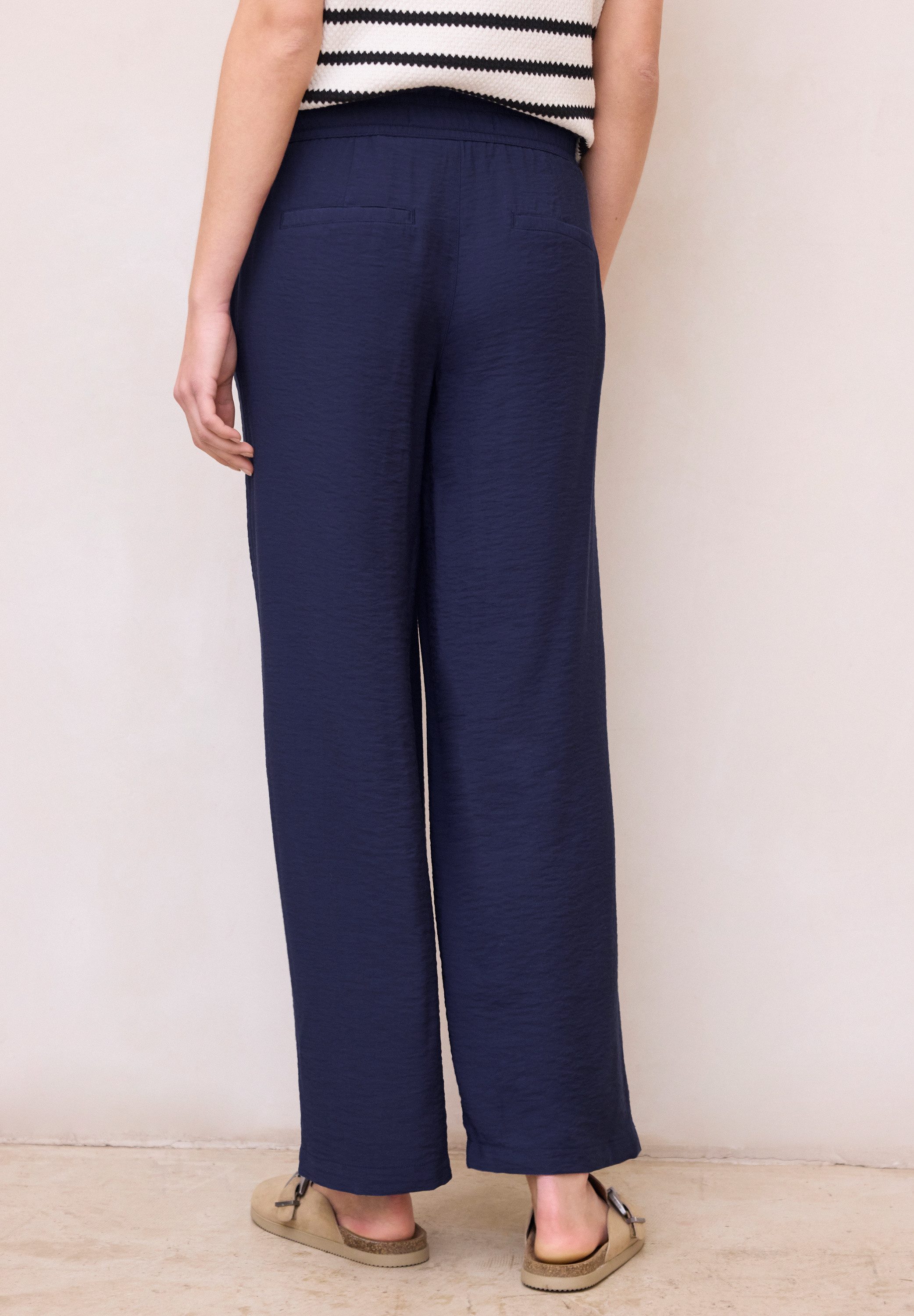 STREET ONE Stoffhose im Loose Fit – Bild 2 von 5