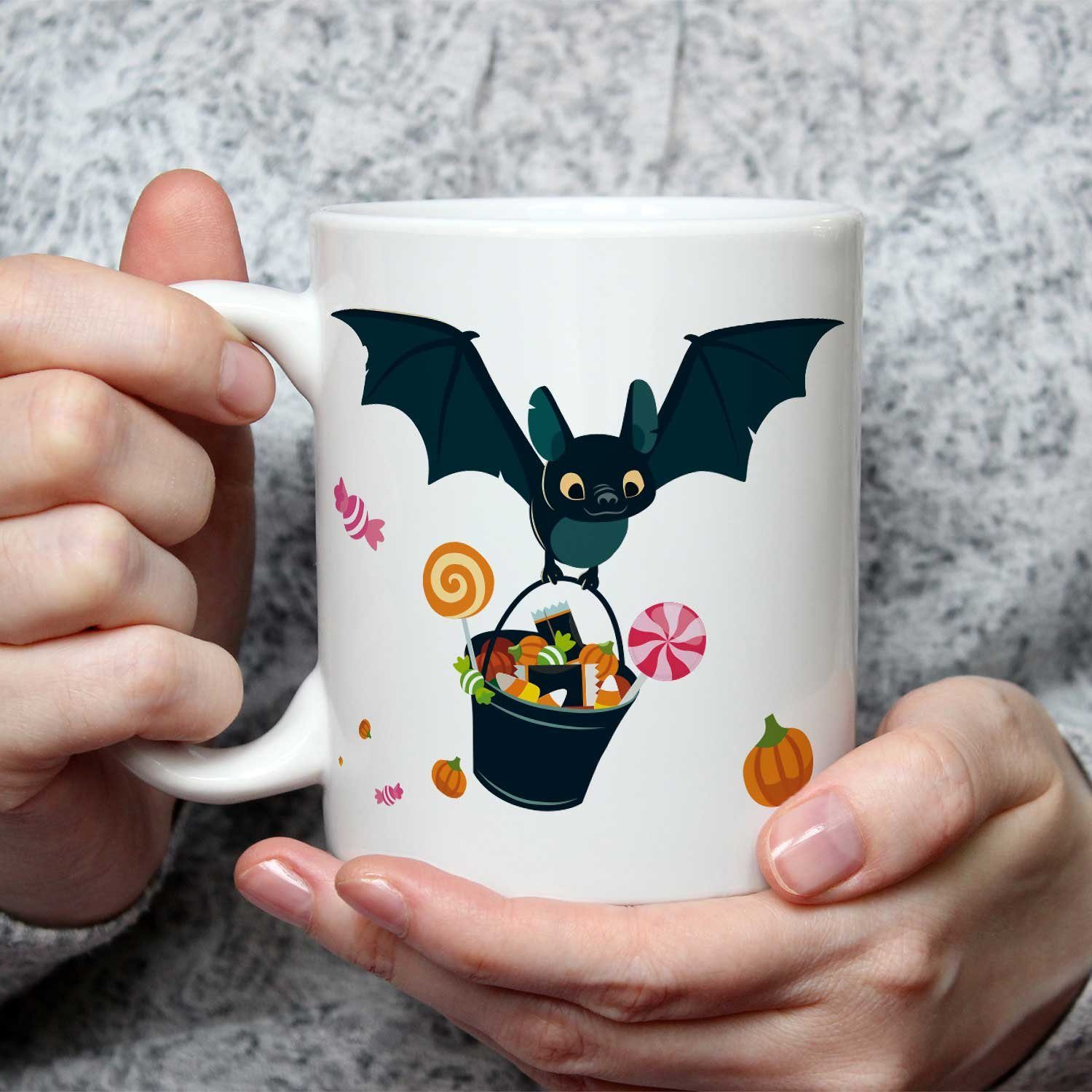 Design Geschenke Weiß Schaurige Motiv zu GRAVURZEILE - Halloween - mit Tasse Fledermaus