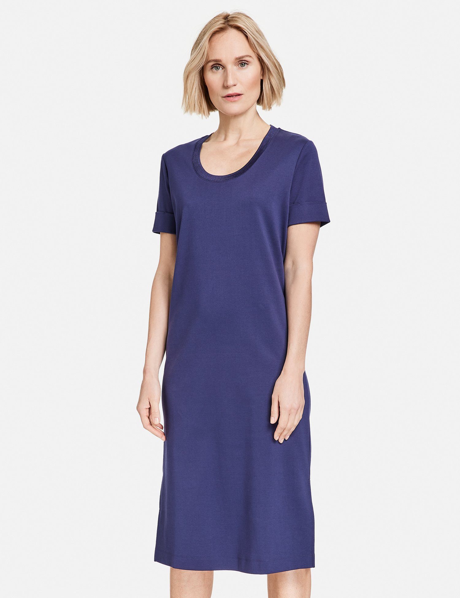 GERRY WEBER Midikleid Schlichtes Kleid mit schimmerndem Ausschnitt Blueberry