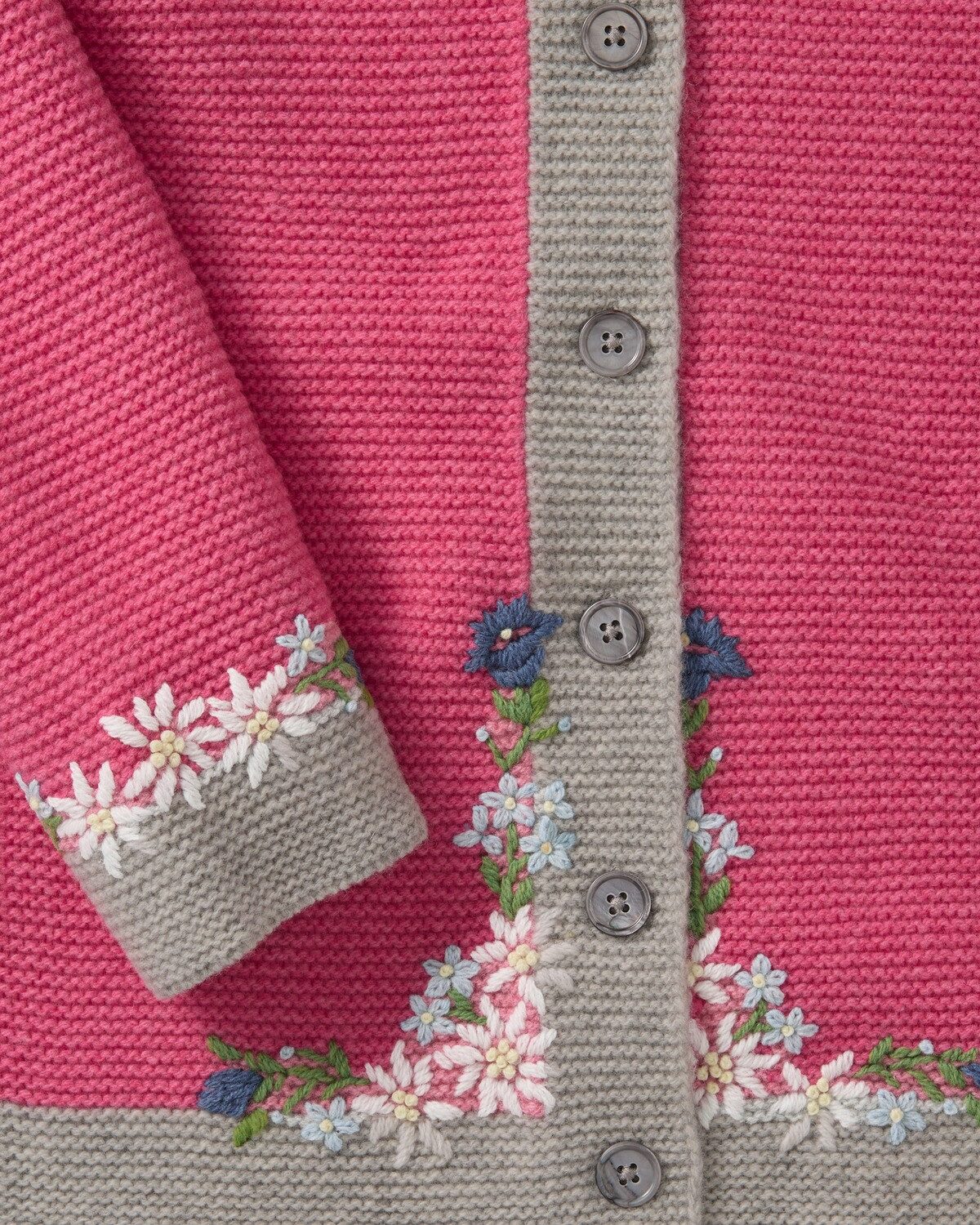Luis Steindl Strickjacke Linksstrickjacke mit Blümchen