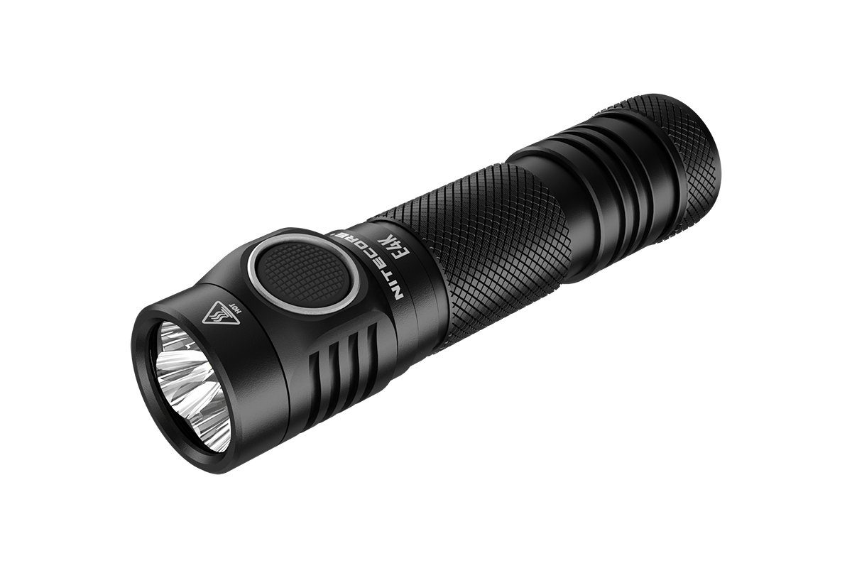 Nitecore LED Taschenlampe E4K - 4400 Lumen Taschenlampe, Akku Lampe (1-St)