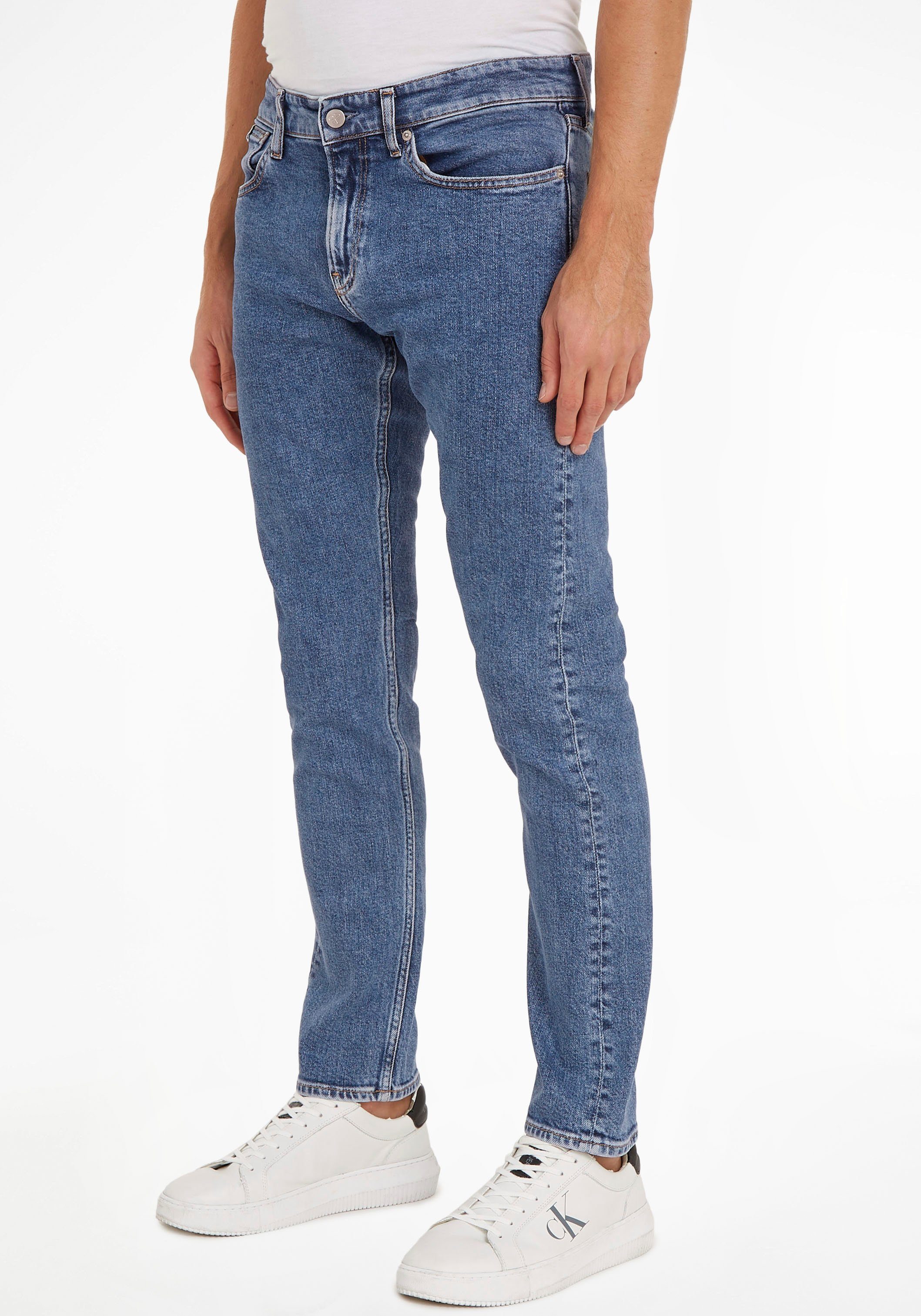 Calvin Klein Jeans Tapered-fit-Jeans SLIM TAPER mit Leder-Badge Denim_Medium