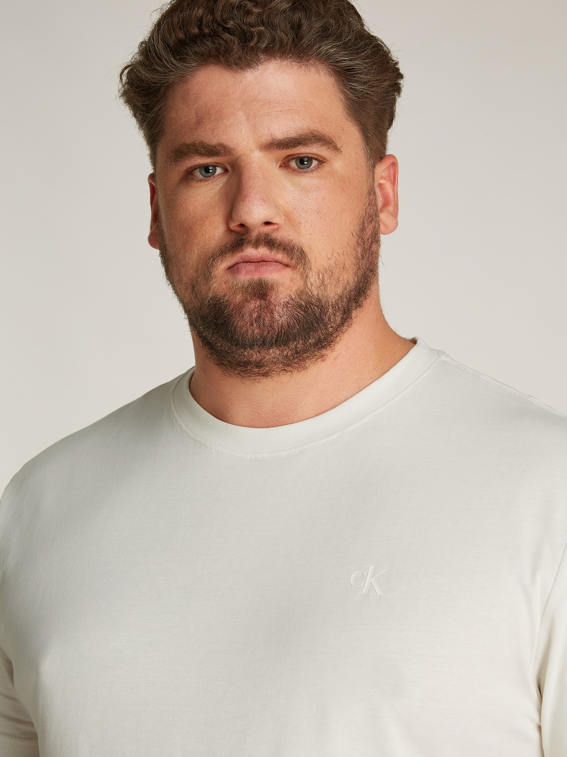 Calvin Klein Jeans Plus T-Shirt Plus Textured Monologo Tee in Großen Größen günstig online kaufen