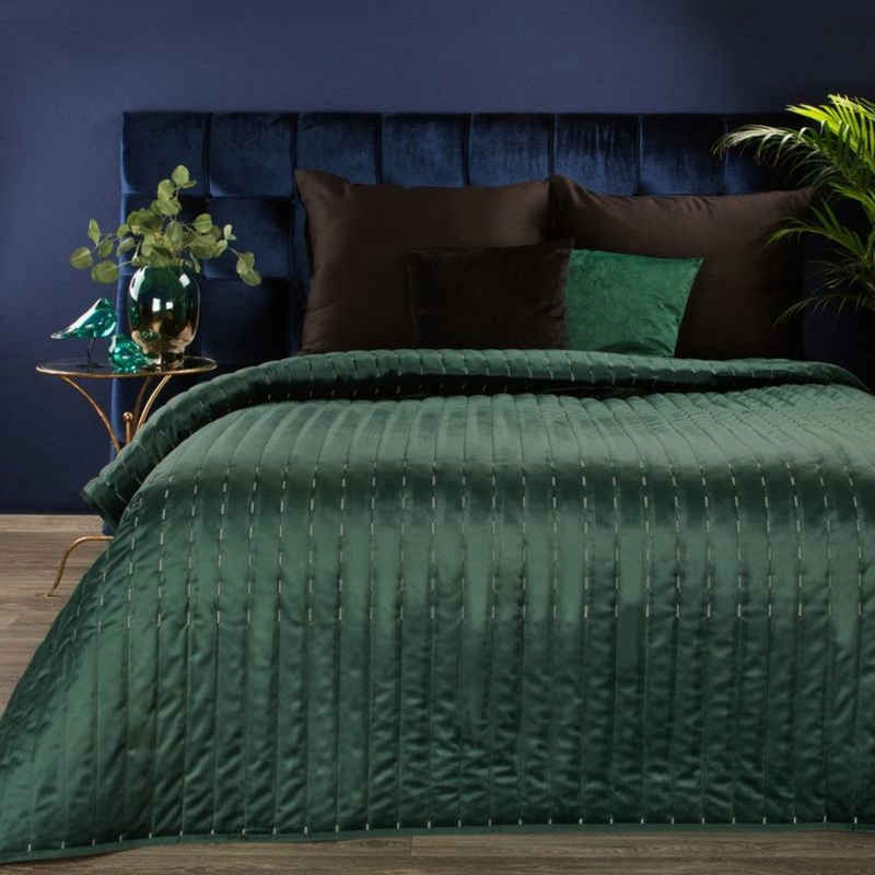 Bettüberwurf »Klassischer & eleganter Bettüberwurf aus Samt mit glänzendem Garn verziert, 220x240 cm«, Eurofirany