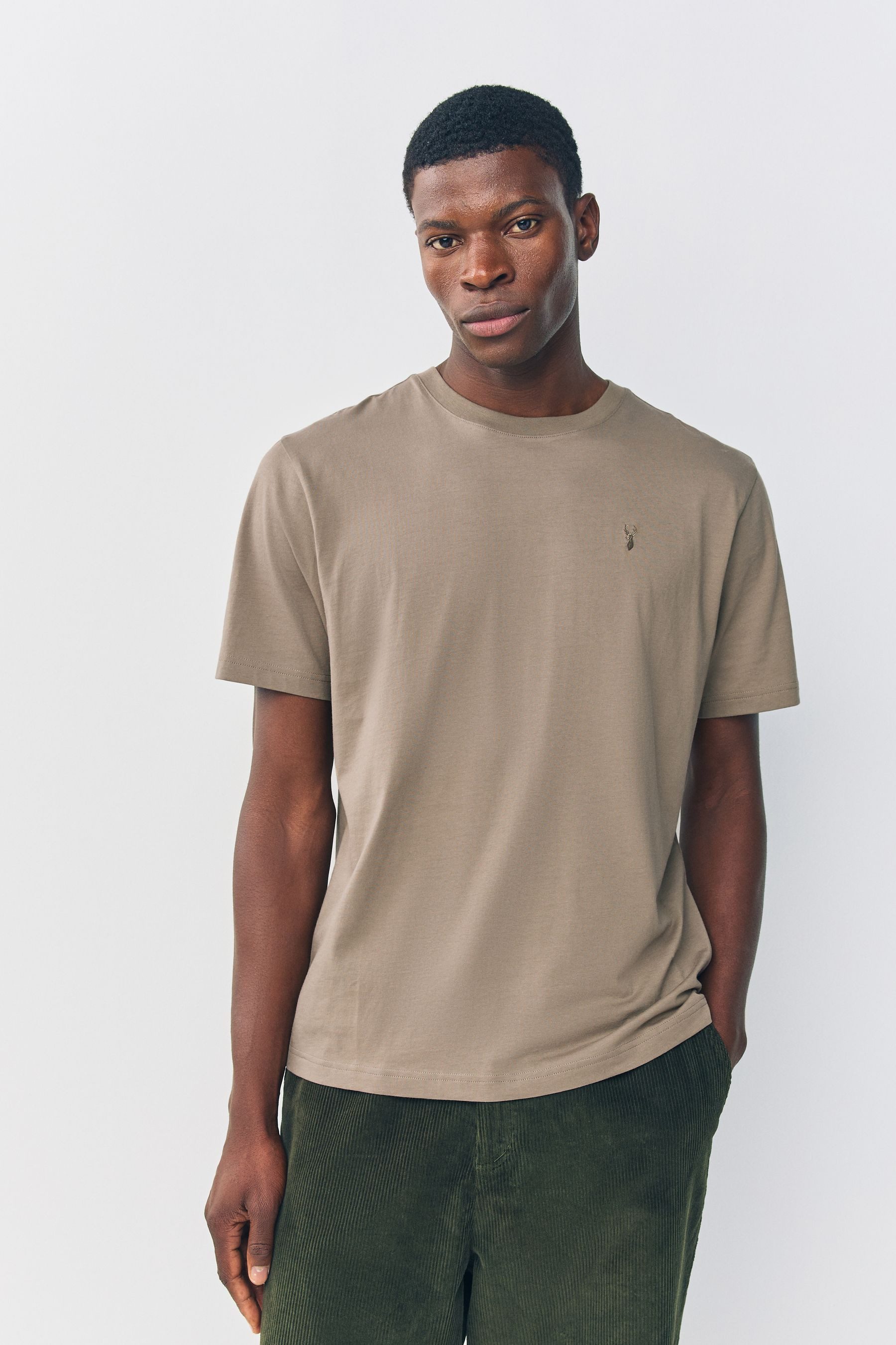Next T-Shirt T-Shirt mit Hirschmotiv im Regular-Fit (1-tlg)
