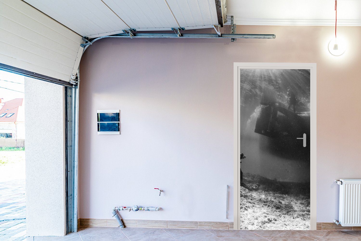 MuchoWow Türtapete U-Boot, Matt, (1 nach St), Taucher 75x205 oben schaut für Fototapete Ein einem Türaufkleber, Tür, cm zu bedruckt
