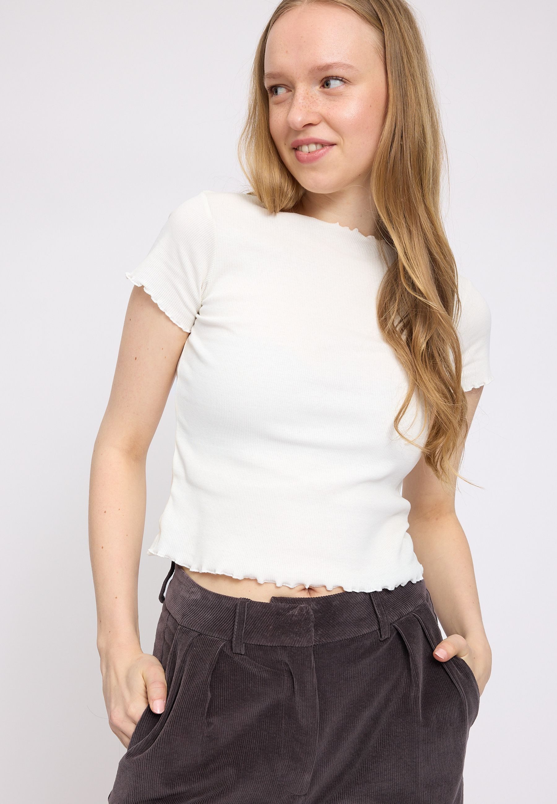 MAZINE T-Shirt Babylock Hems