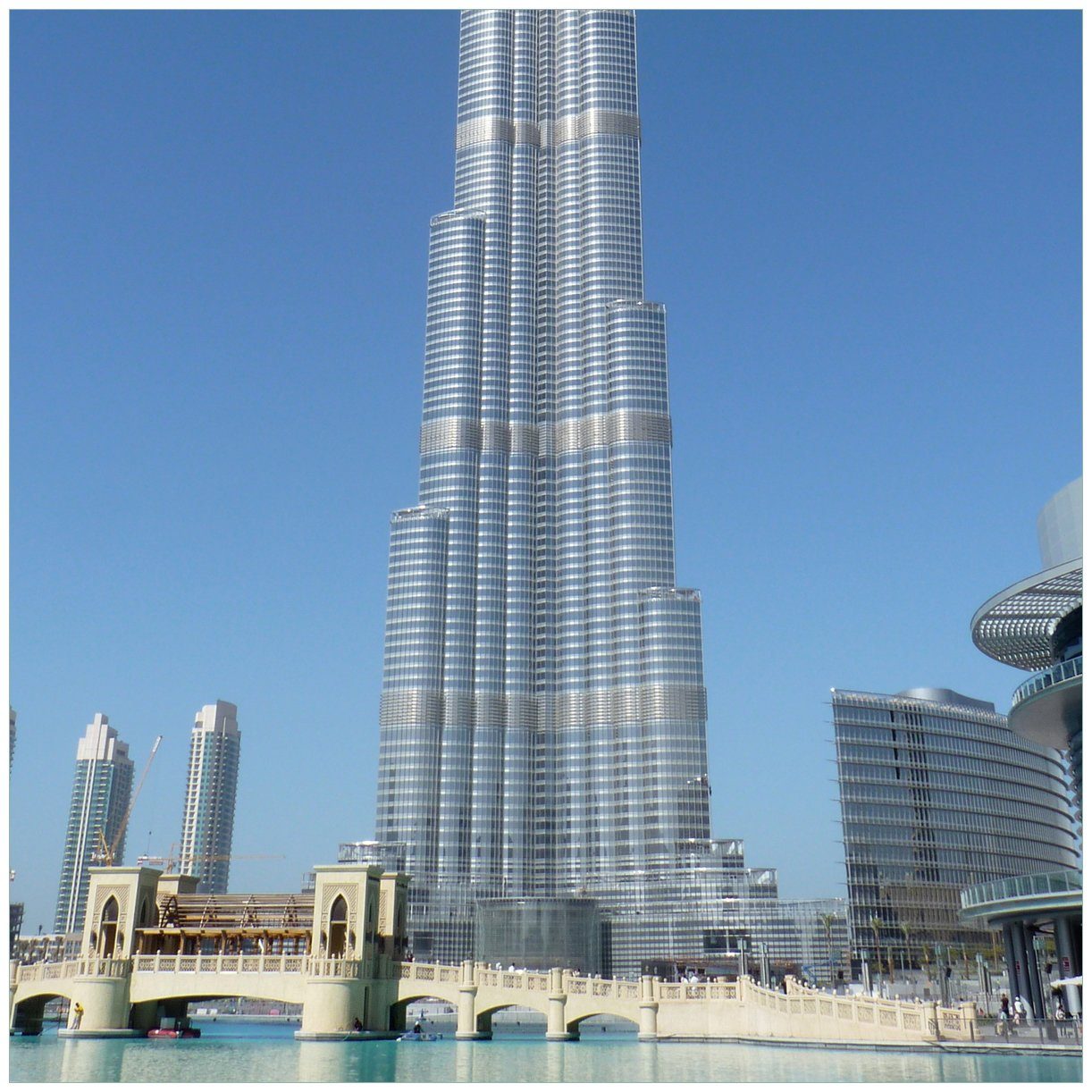 Wallario Tischplatte Wolkenkratzer in Dubai (1 St), für Ikea Lack Tisch geeignet