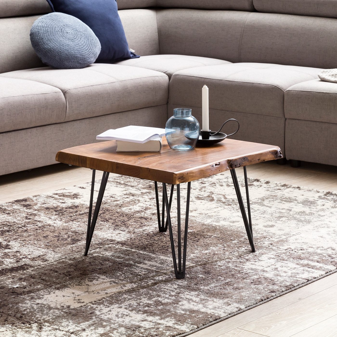 furnicato Couchtisch Massivholz, Walnuss Finish 56x38x51 cm schwarz (1-St)