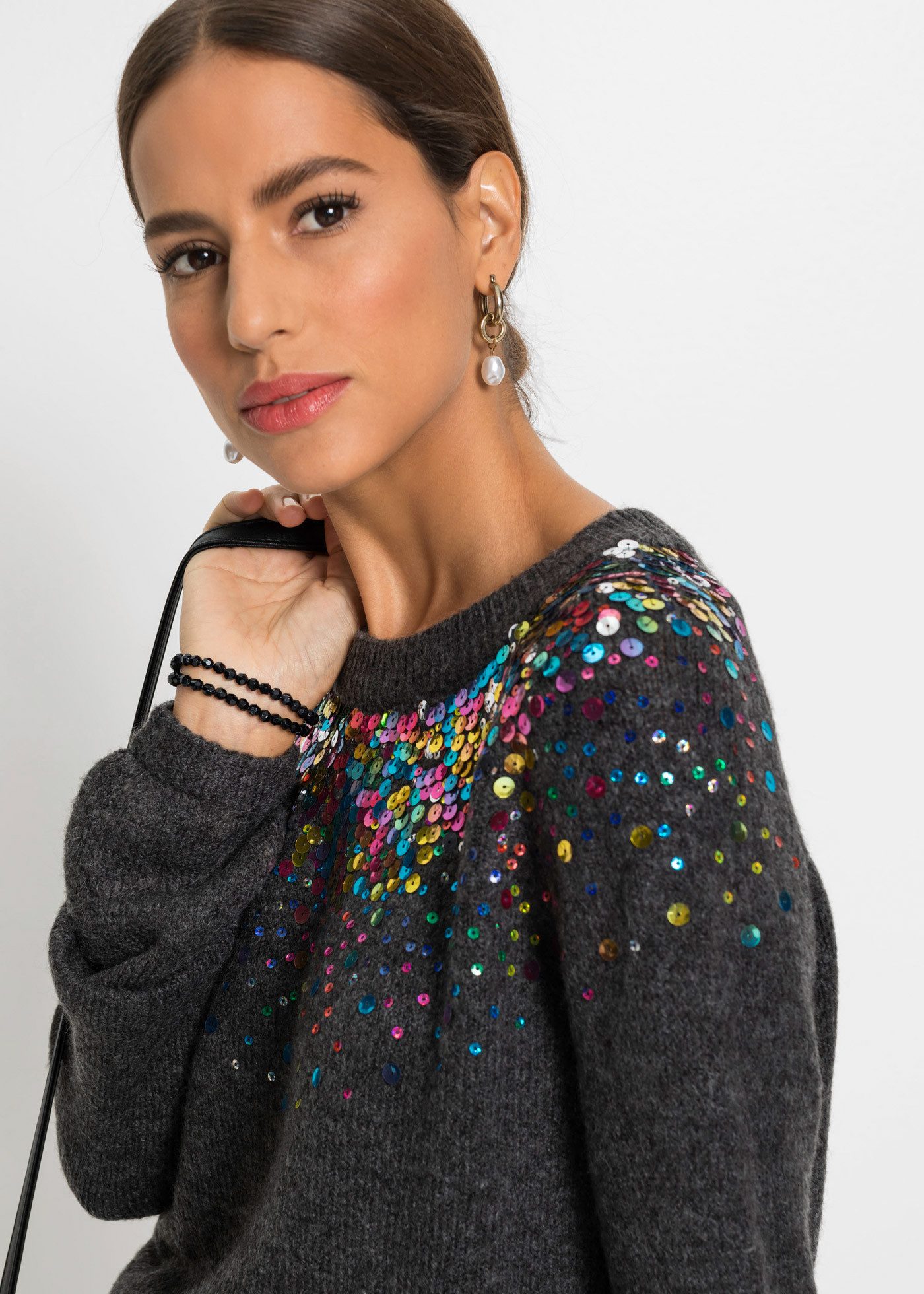bonprix Strickpullover mit bunten Pailletten, Raglanärmel, bequem, Rundhals-Ausschnitt
