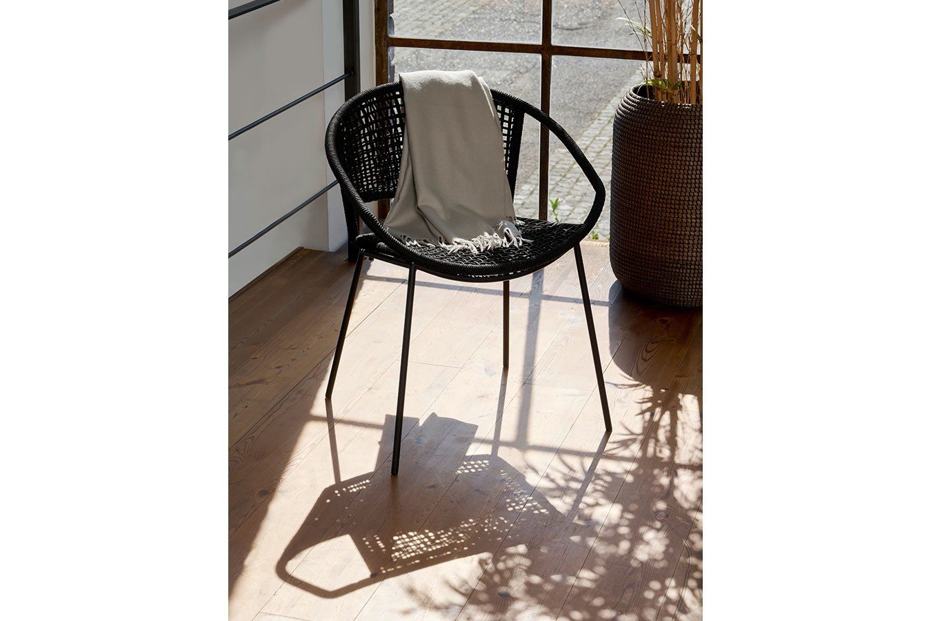 Lambert Armlehnstuhl Outdoorstuhl Lario Rattan schwarz