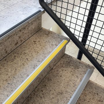 Karat Treppenkantenprofil Power Gril Gummieinlage, verschiedene Farben & Größen, Selbstklebend