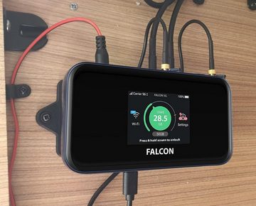 Falcon Falcon EVO 5G LTE Dachantenne mit mobilem 1800Mbit 5G Cat 20 Router Mobilfunkantenne