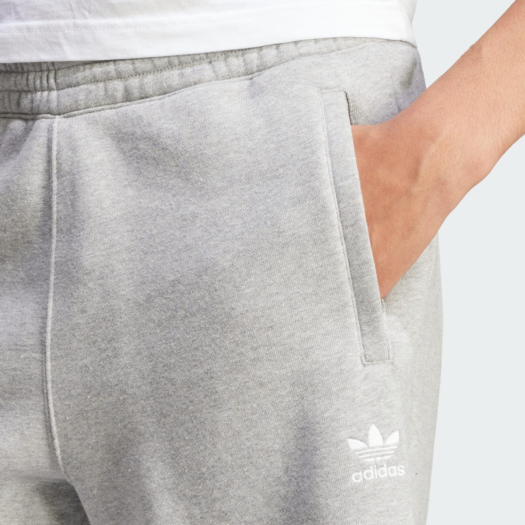 adidas Originals Shorts SHORTS ESSENTIALS Heather Grey TREFOIL Medium