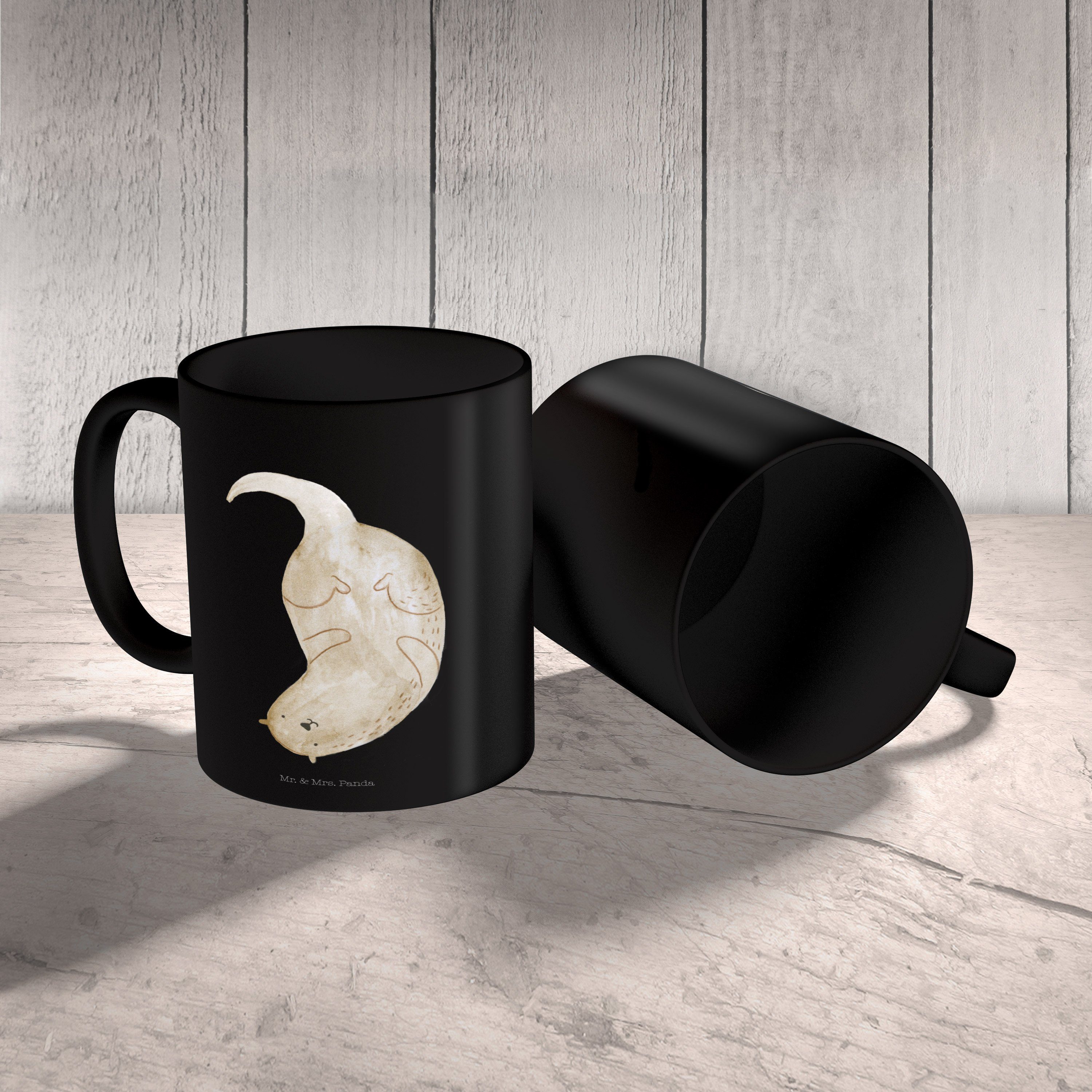 Schwarz & Tasse, Mrs. Büro Panda Tasse Geschenk, - - Otter Schwarz kopfüber Seeotter, niedlich, Keramik Mr.