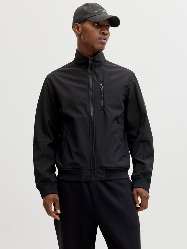 Jack & Jones Softshelljacke JJEPARKER SOFTSHELL BOMBER SN Softshelljacke, aus Polyester, modischer Fit, mit Brust-Reißverschluss
