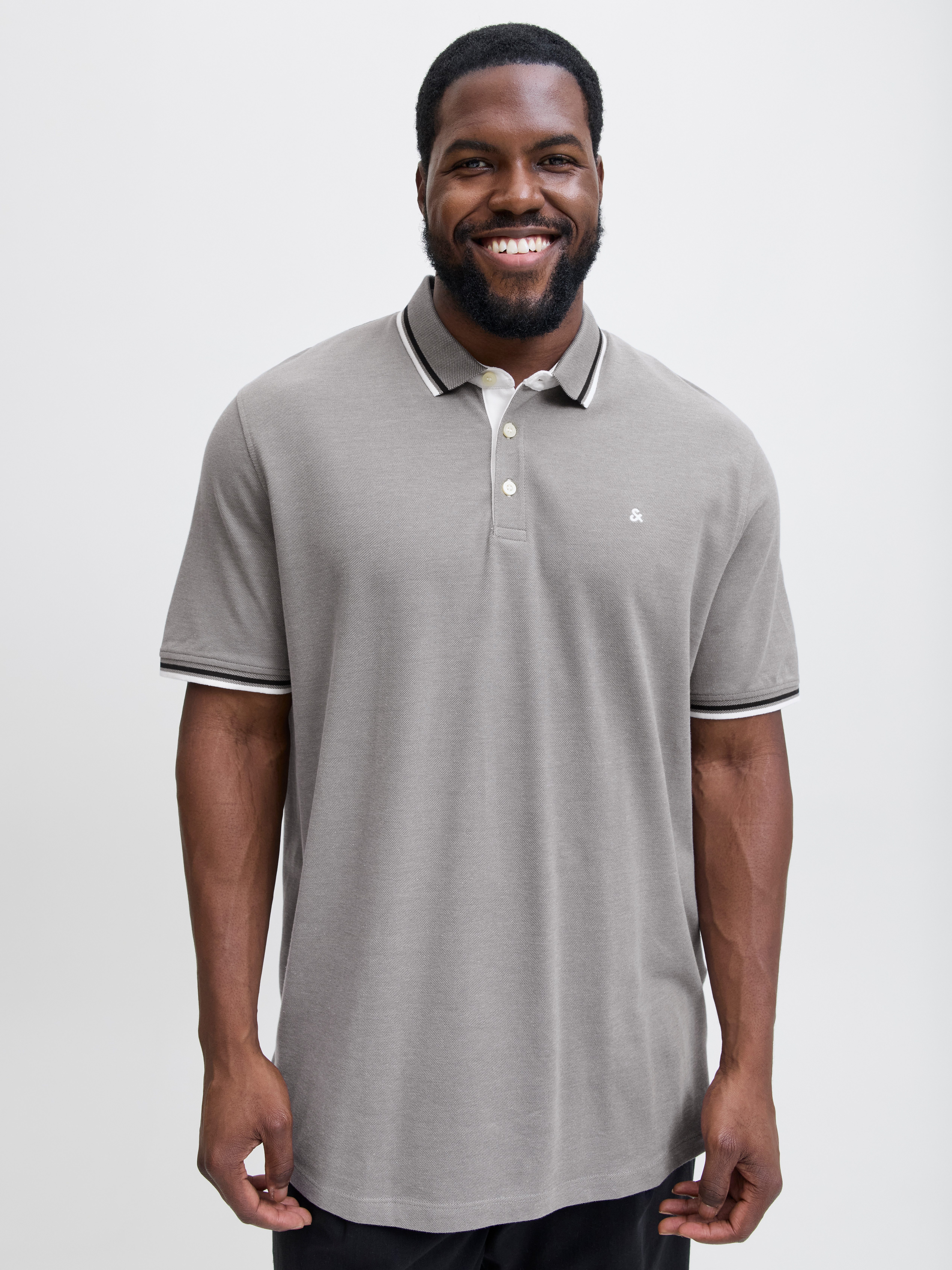 Jack & Jones PlusSize Poloshirt JJEPAULOS POLO SS NOOS PLS mit Logo Sticker günstig online kaufen