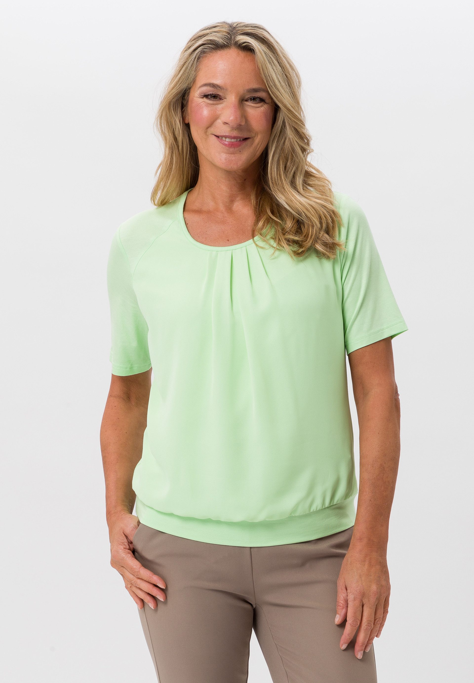 T-Shirt im Materialmix