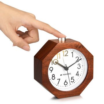 Navaris Wecker Analog Holz Wecker mit Snooze - Retro Uhr im Waben Design mit Ziffernblatt Alarm Licht - Leise Tischuhr ohne Ticken - Naturholz