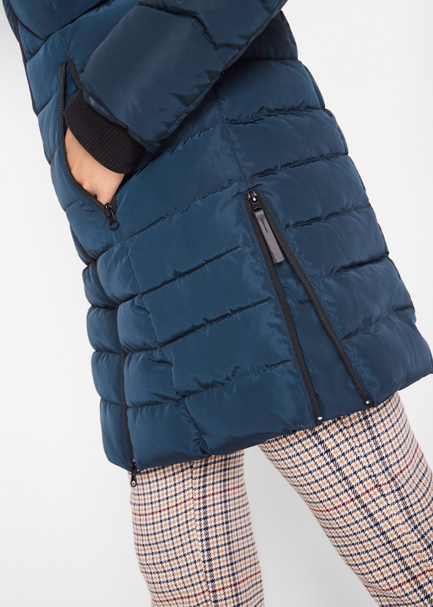 bonprix Steppjacke mit wattierter Füllung, mit abnehmbarer Kapuze, pflegeleicht – Bild 4 von 5