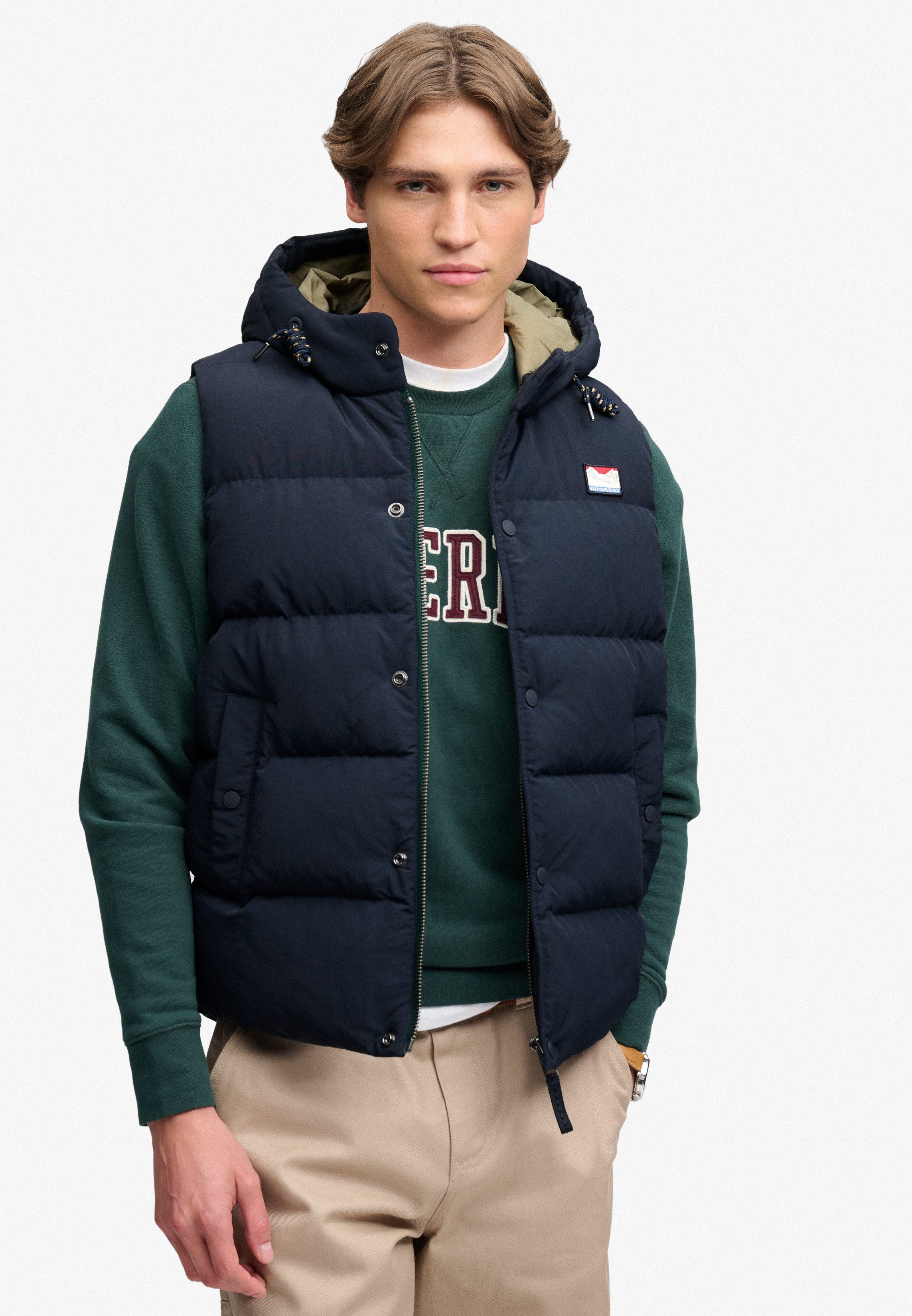 Superdry Steppweste HOOD SHORT EVEREST GILET Regular Fit, mit Reißverschluss, aus Nylon und Kunstfaser – Bild 2 von 5