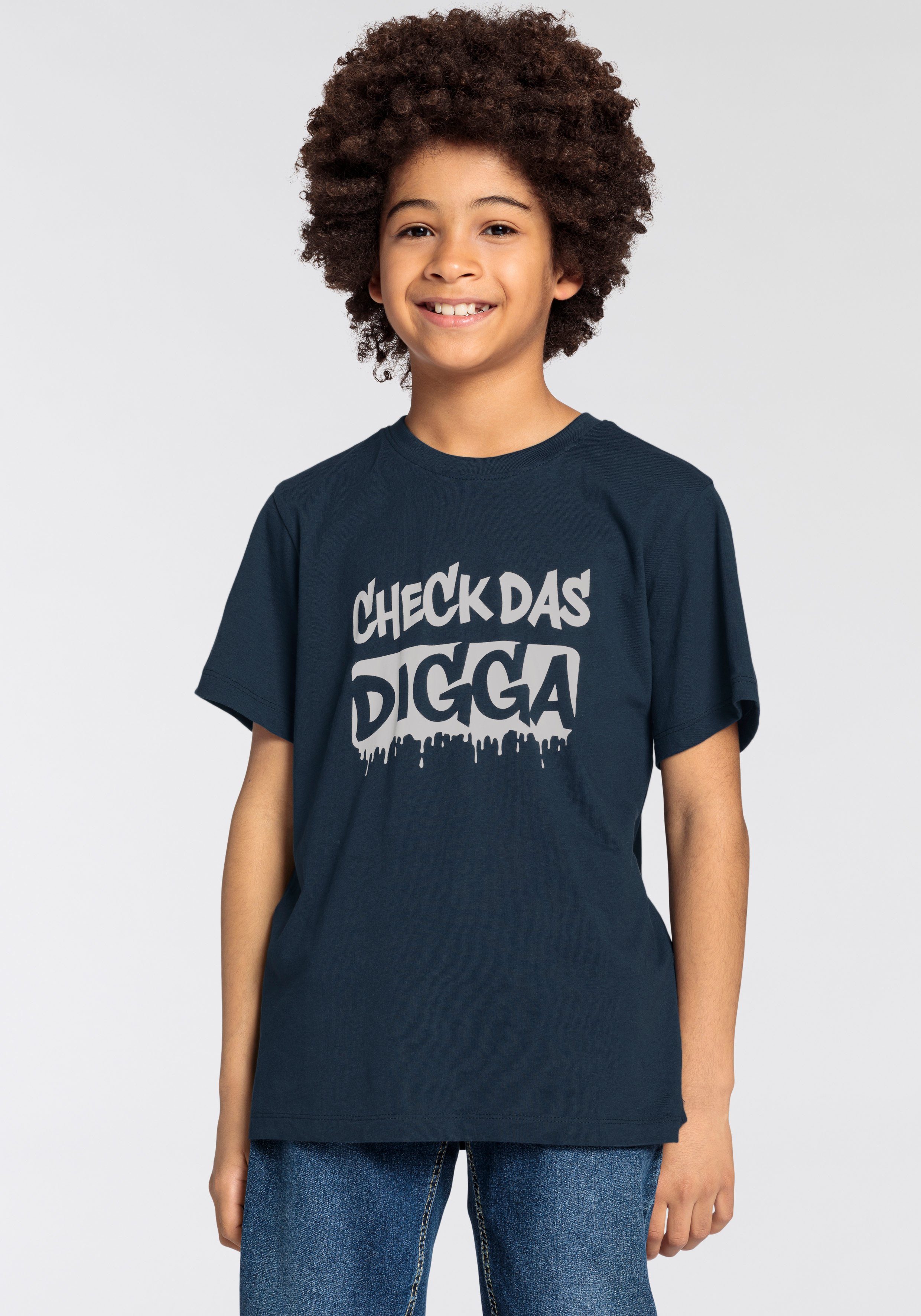 KIDSWORLD T-Shirt Sprücheshirt: CHECK DAS DIGGA Kurzarm, Basic-Passform, bedruckt, Rundhalsausschnitt. Reduzierter Preis € 8,99. Unverbindliche Preisempfehlung € 9,99, (€ 8,99 pro 1 Stk)