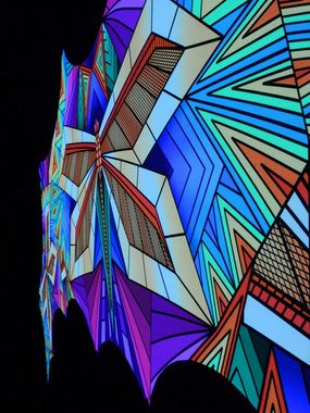 Wandteppich Schwarzlicht Segel Mesh "Neon Polygon Dragonfly Stage One" 2x6m, PSYWORK, UV-aktiv, leuchtet unter Schwarzlicht