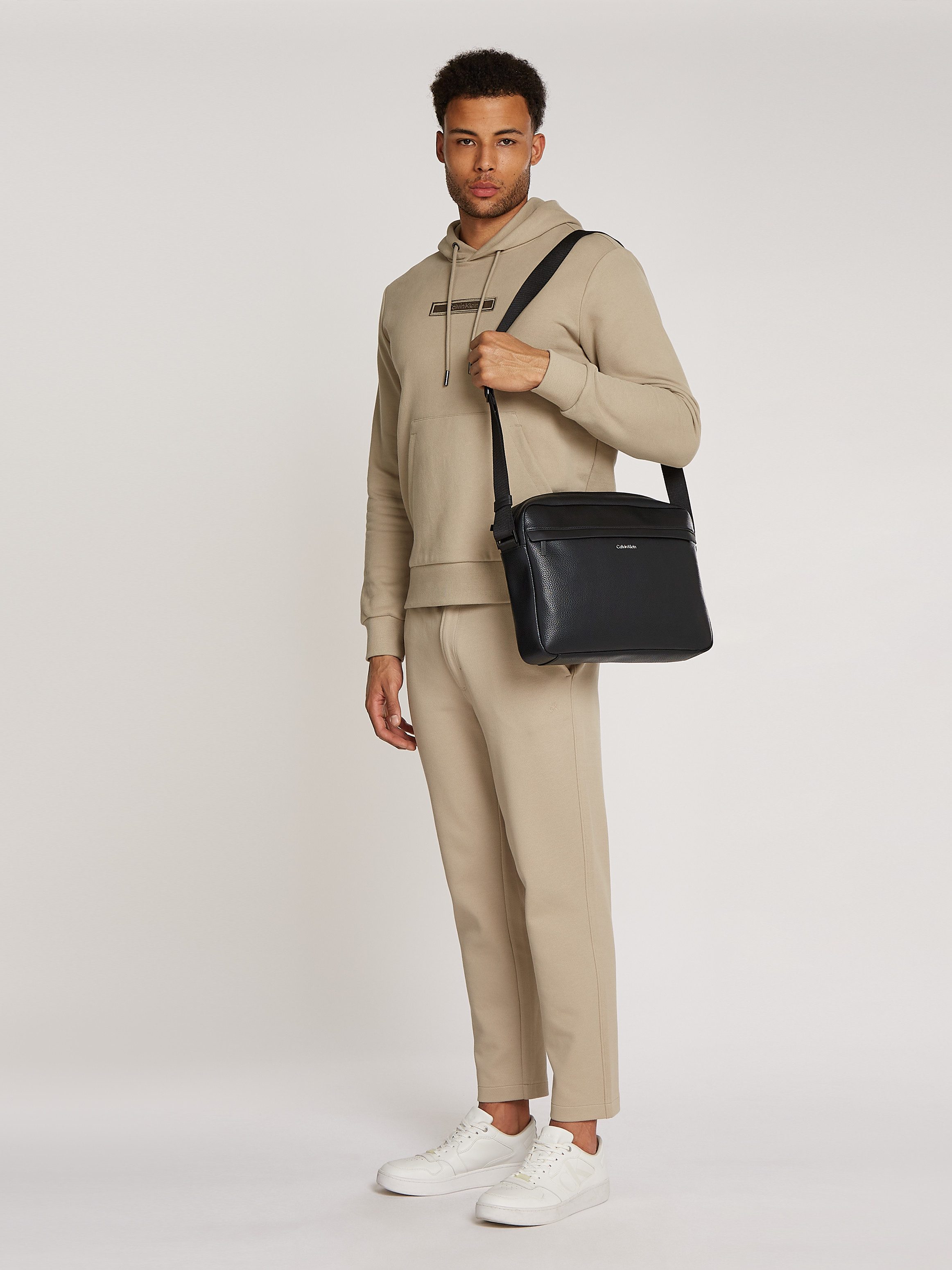 Calvin Klein Messenger Bag CK MUST günstig online kaufen