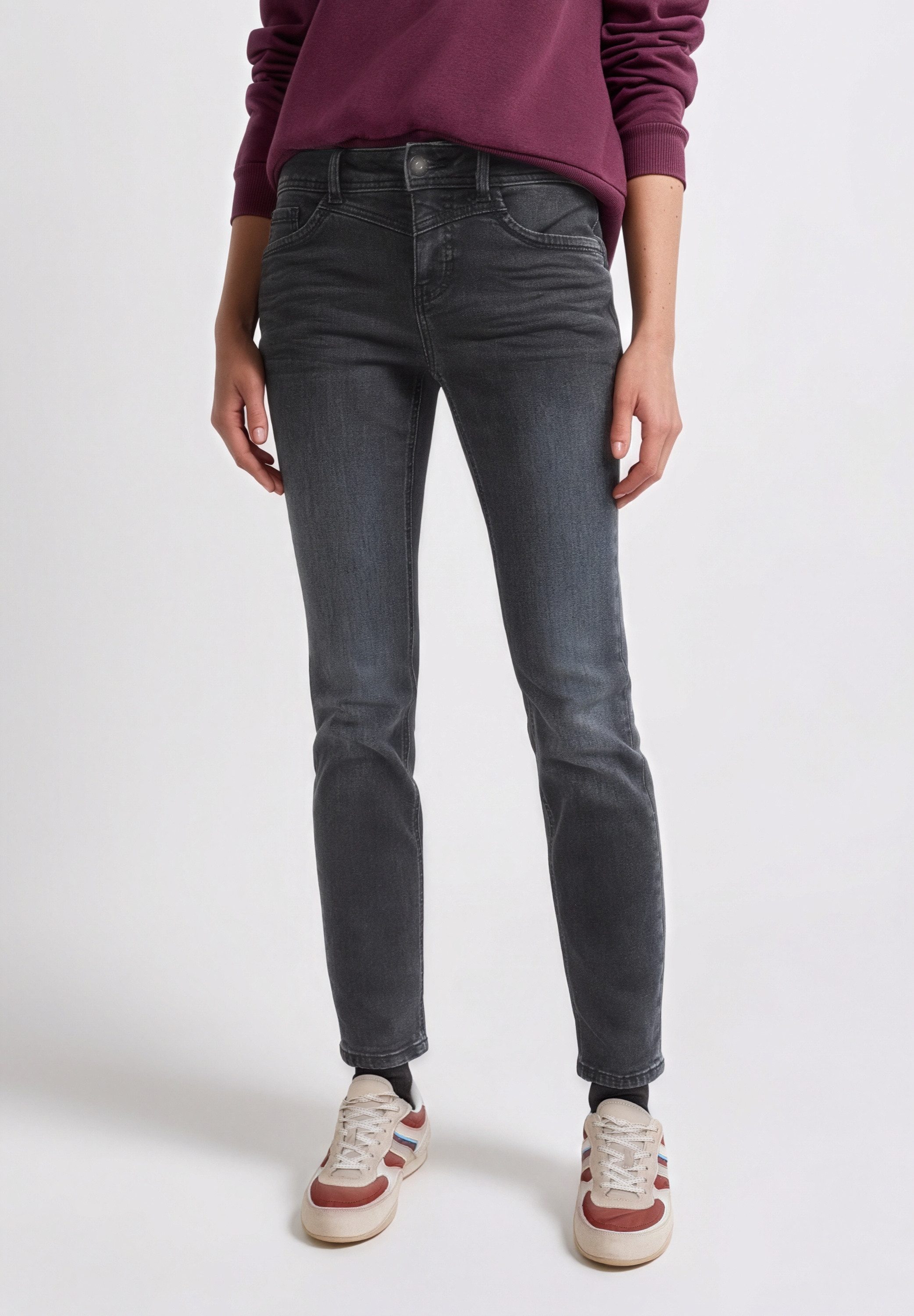 STREET ONE STUDIO Comfort-fit-Jeans 5-Pocket-Style. Reduzierter Preis € 46,99. Unverbindliche Preisempfehlung € 59,99
