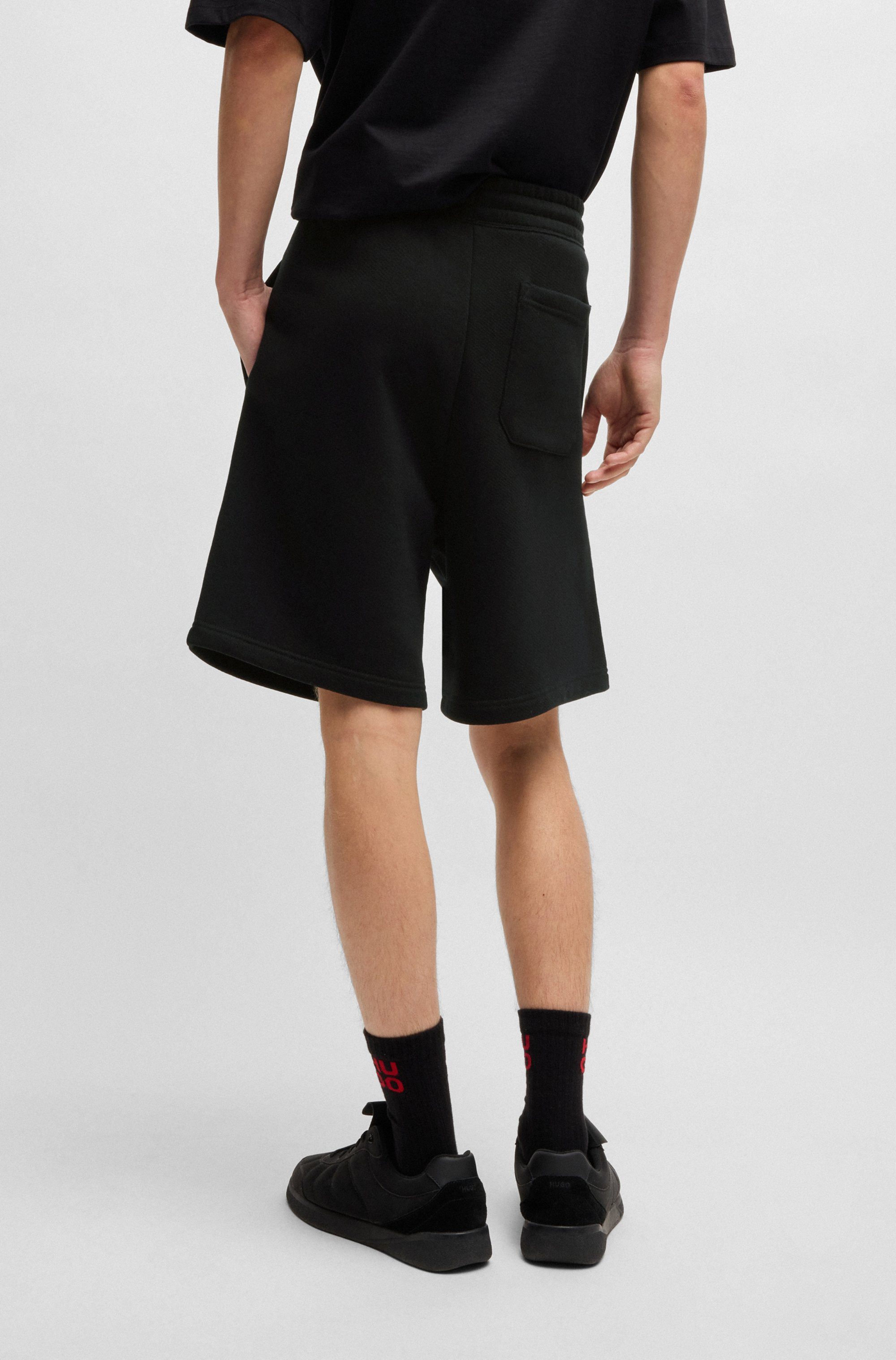 HUGO Blue Sweatshorts Nomario mit großem günstig online kaufen