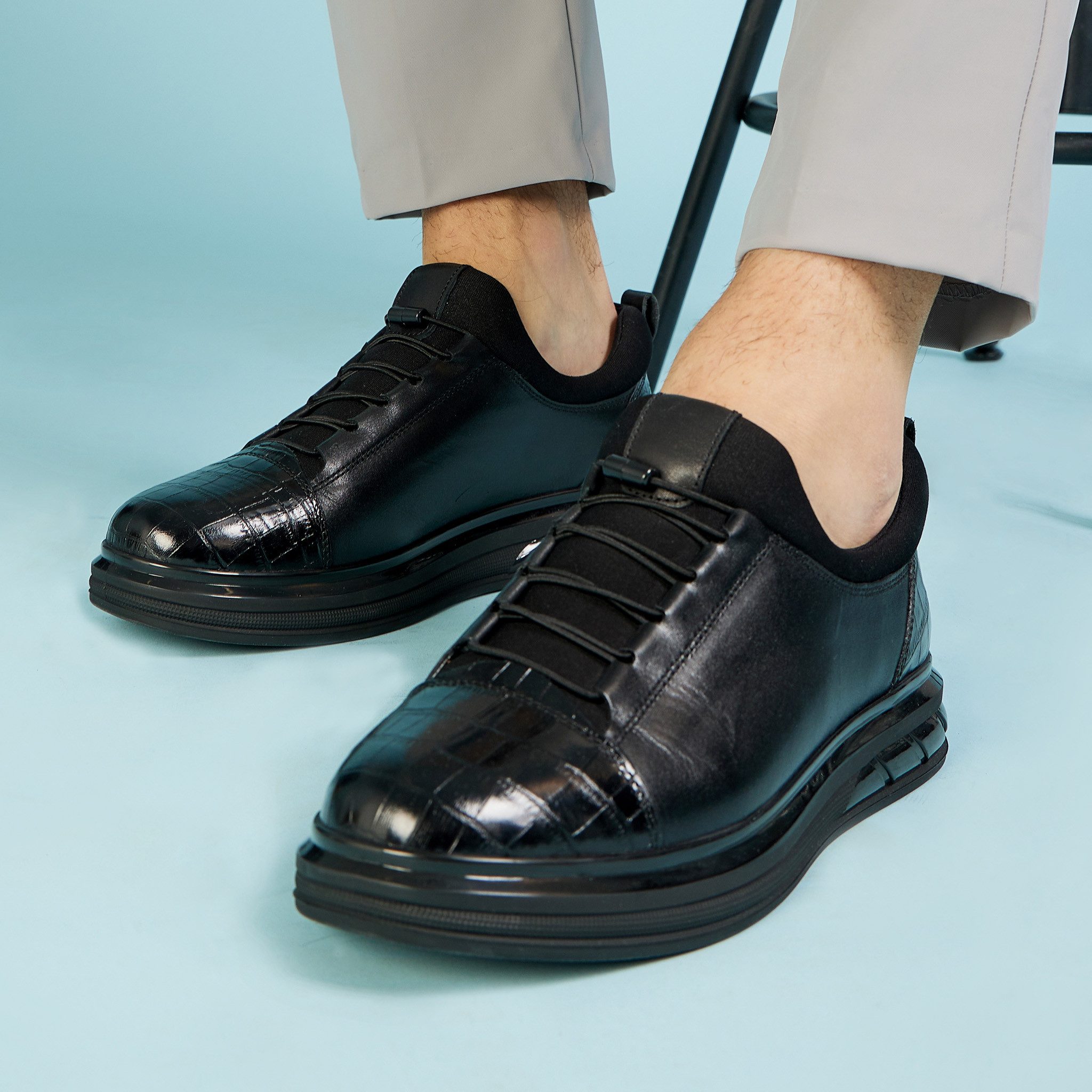 Celal Gültekin Herren Low-Top Sneaker aus schwarzem Leder Sneaker Krokodilp günstig online kaufen