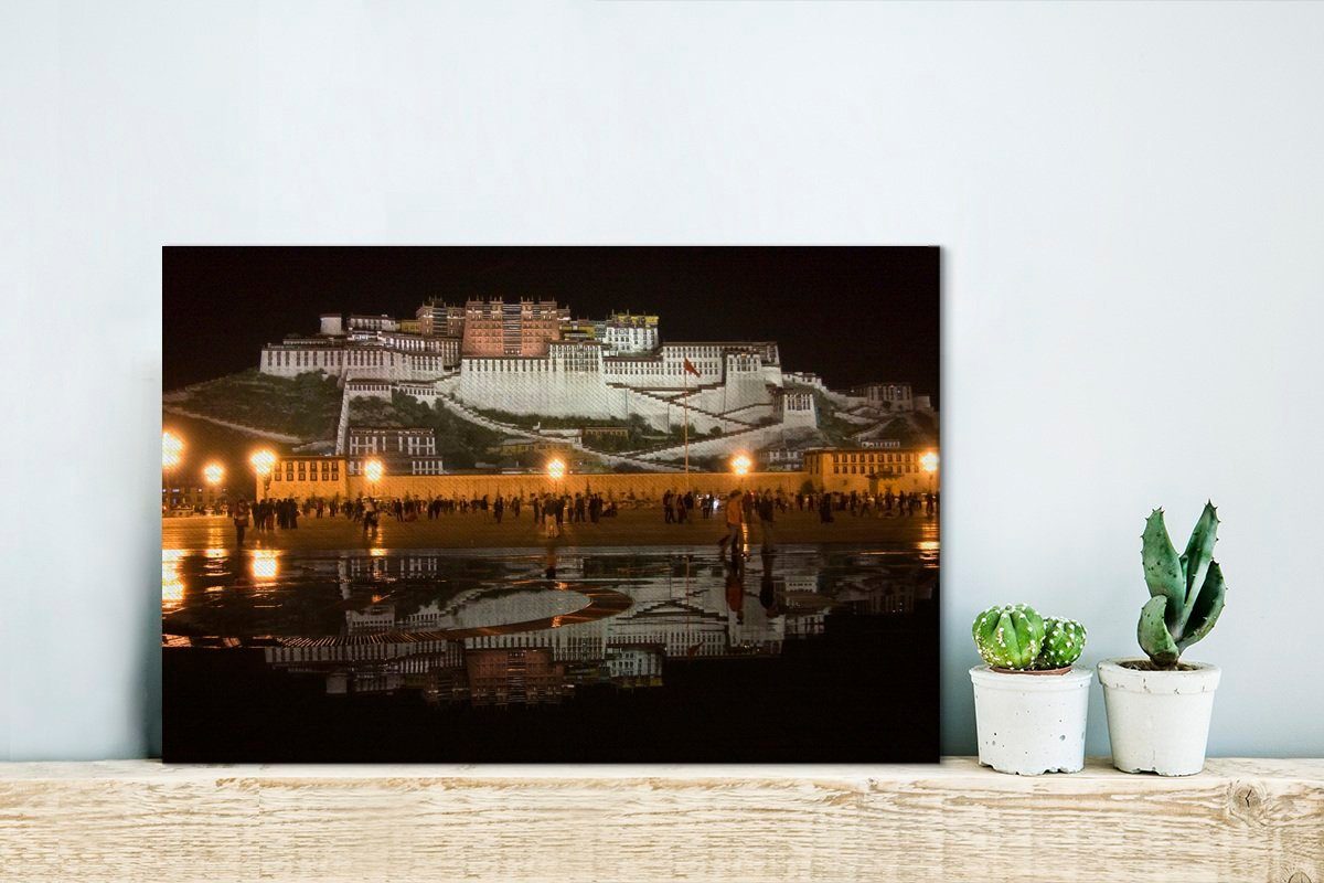 OneMillionCanvasses® Leinwandbild Der Potala-Palast Wanddeko, St), cm Aufhängefertig, Nacht 30x20 wunderschön beleuchtet, Wandbild bei (1 Leinwandbilder
