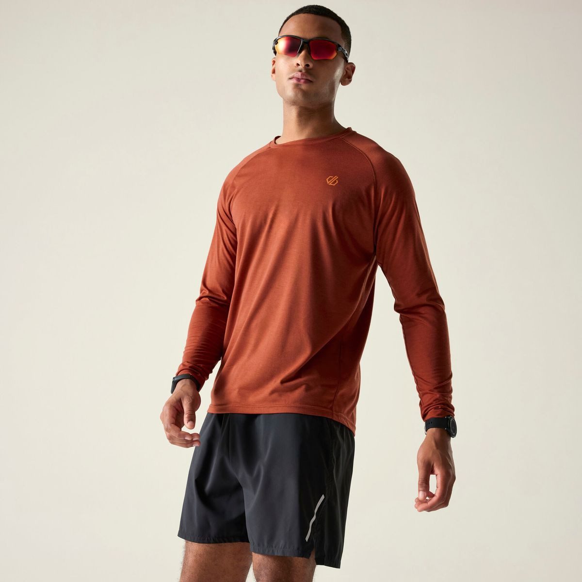 Dare2b Funktionsshirt Agile Legging Slv T Leichtes, schnelltrocknendes Herren-T-Shirt mit antibakteriellem