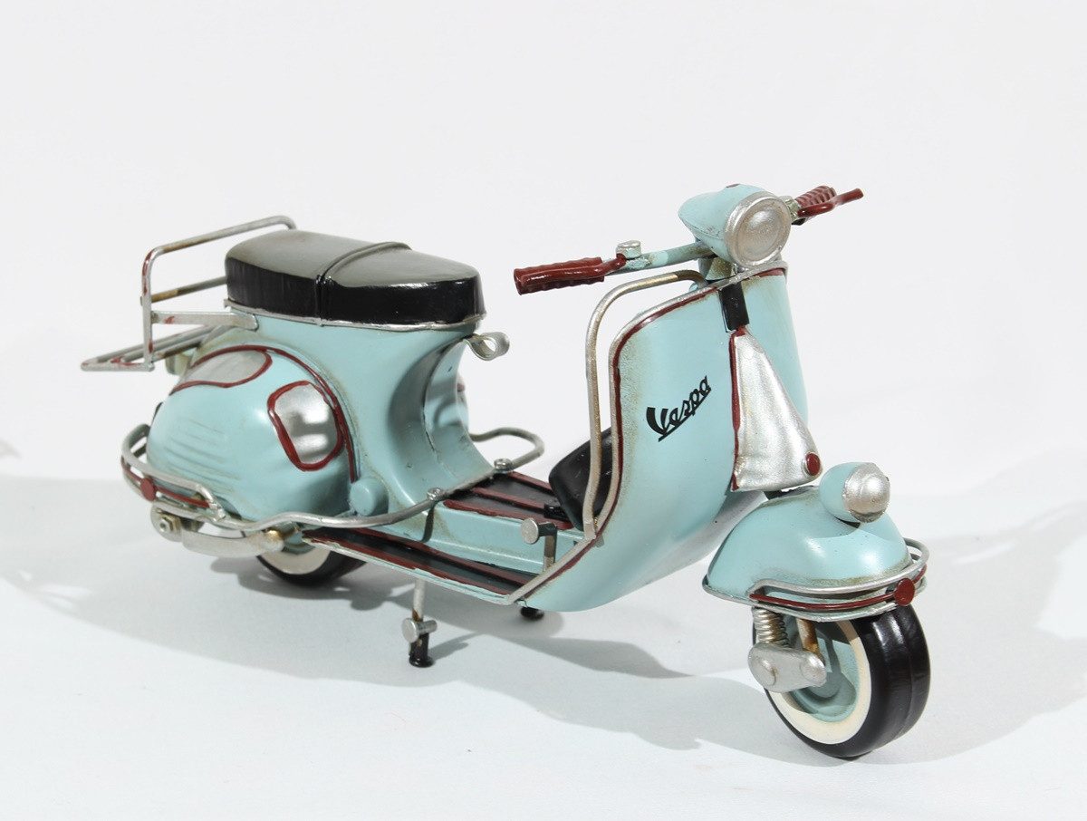 JS GartenDeko Modellmotorrad Modellroller Oldtimer Vespa hellblau Motorroller aus Blech L 23 cm