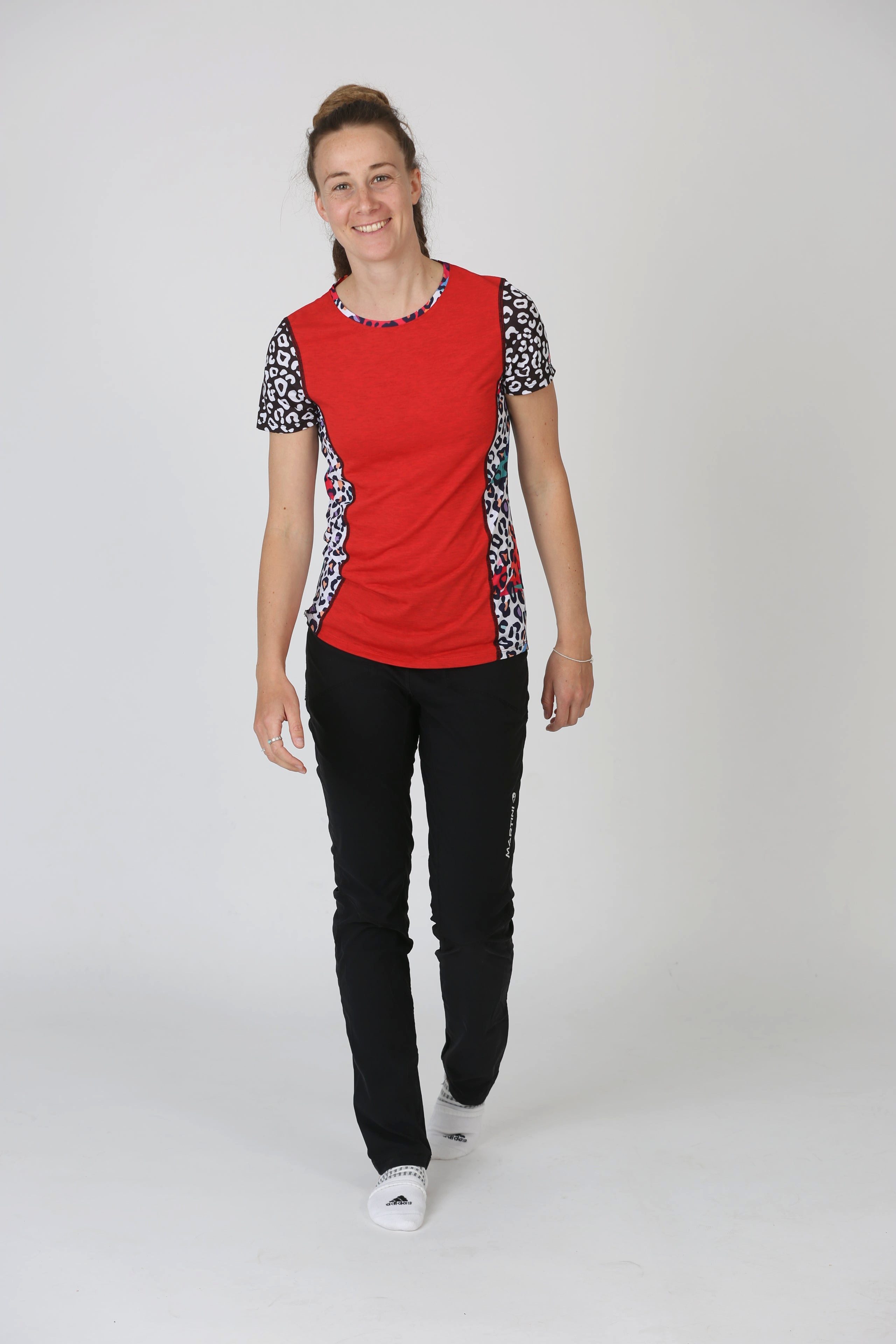 Freisein Project Funktionsshirt LeosTarn Funktionsshirt mit farbigem Leo-Print und figurbetontem Schnitt