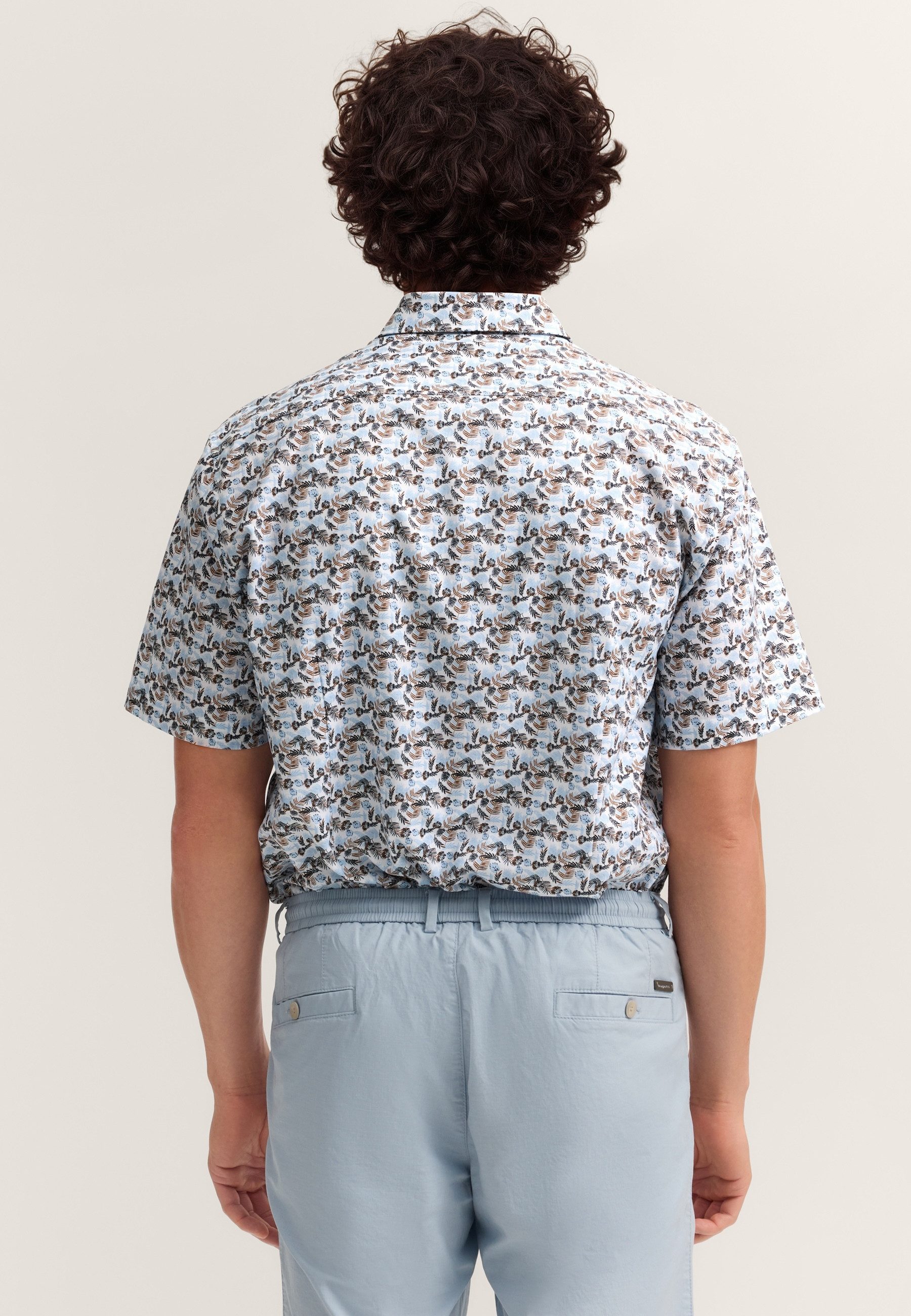 bugatti Kurzarmhemd Modern Fit mit einem Print